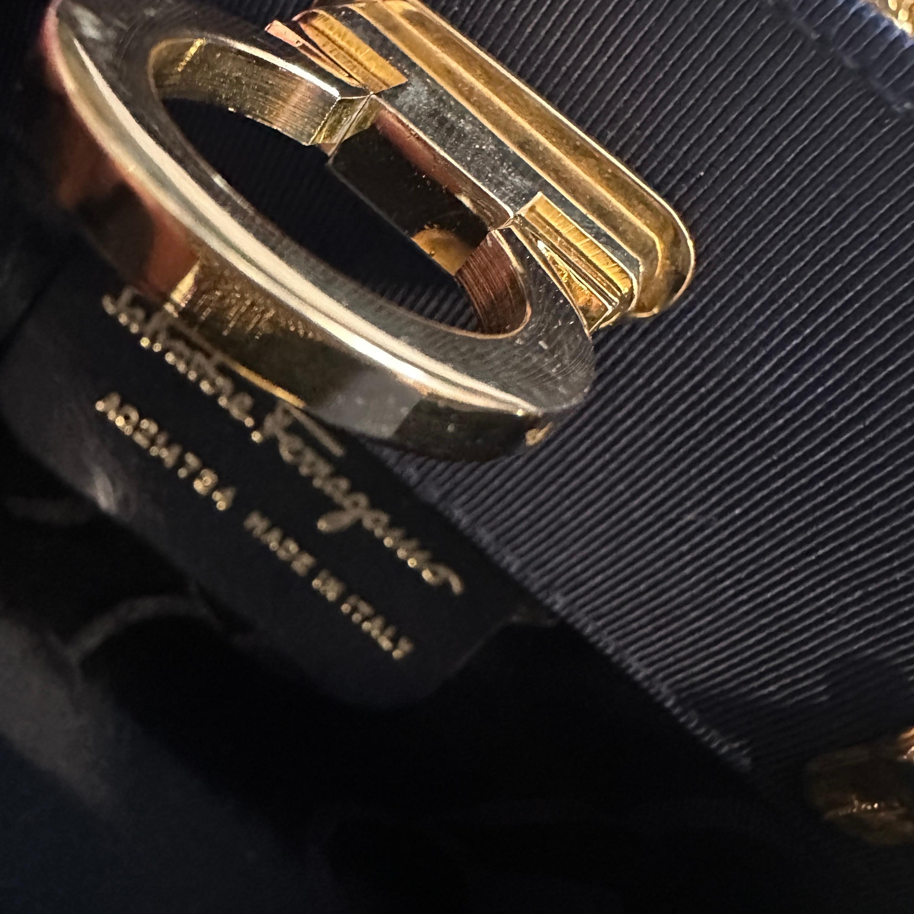 1990s elegant Blue Fabric and Brass Belt Hand Bag by Salvatore Ferragamo in vendita 3