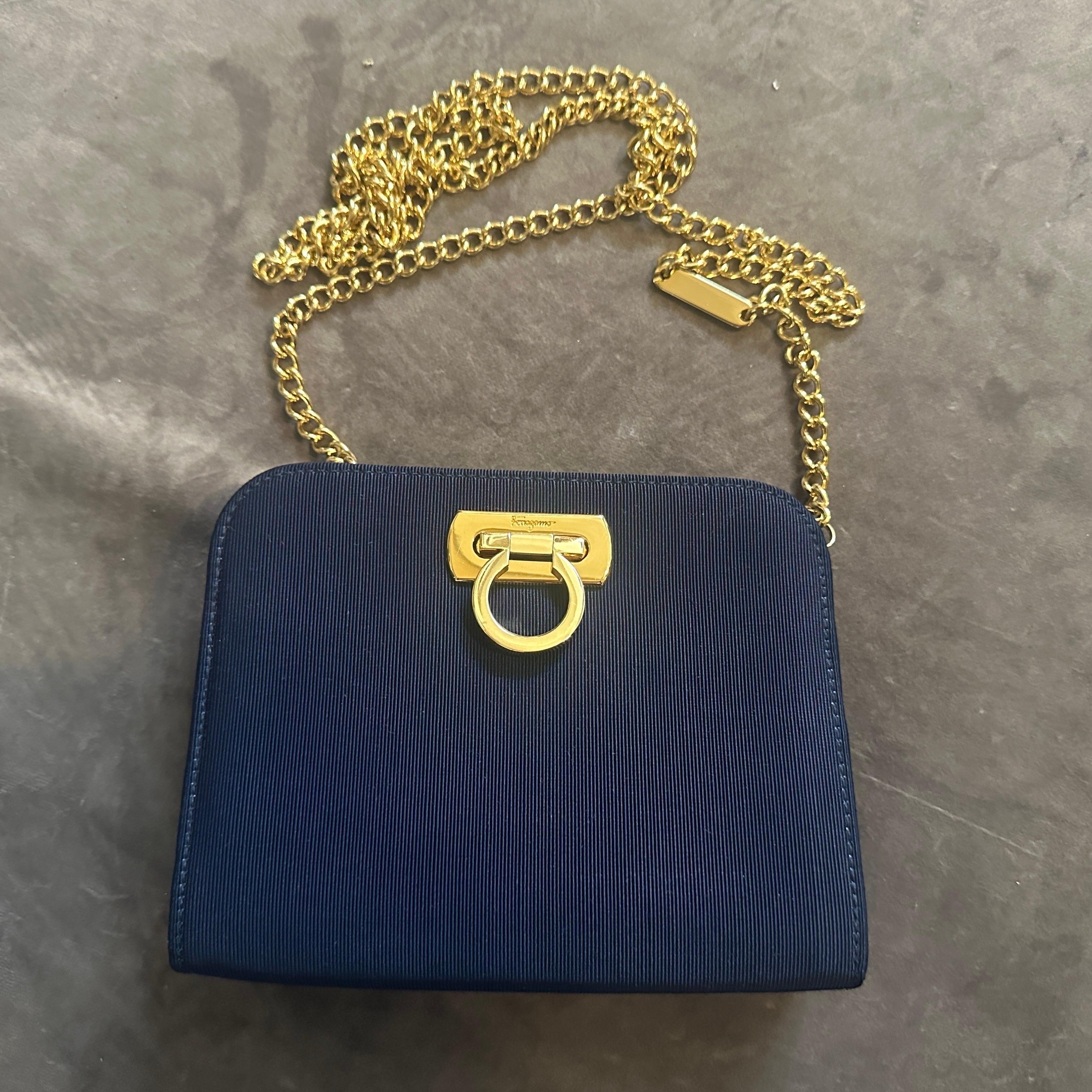 1990s elegant Blue Fabric and Brass Belt Hand Bag by Salvatore Ferragamo in vendita 4