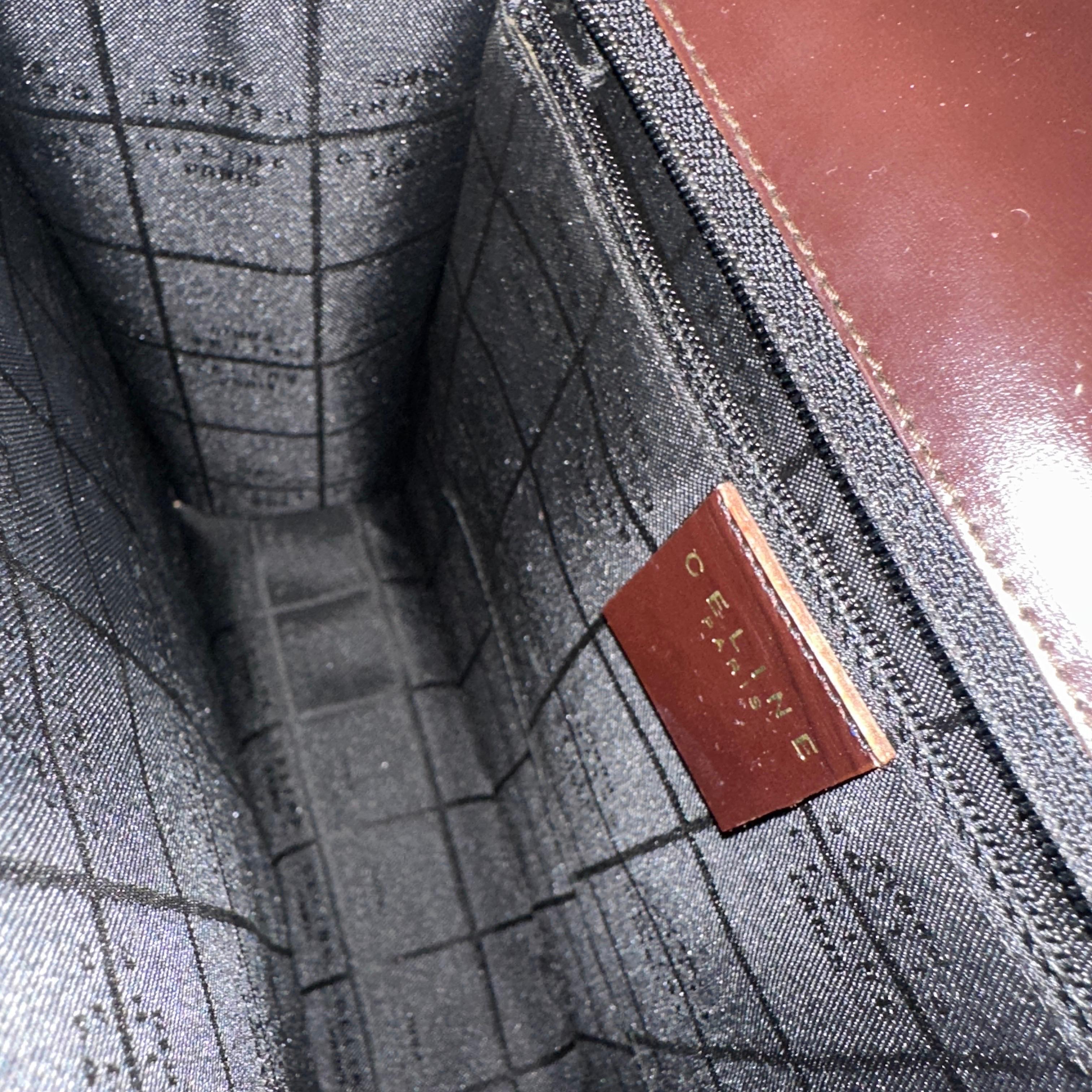 Marrone Borsa a tracolla Eleg anni '90 di alta qualità in pelle marrone e ottone di Celine Paris in vendita