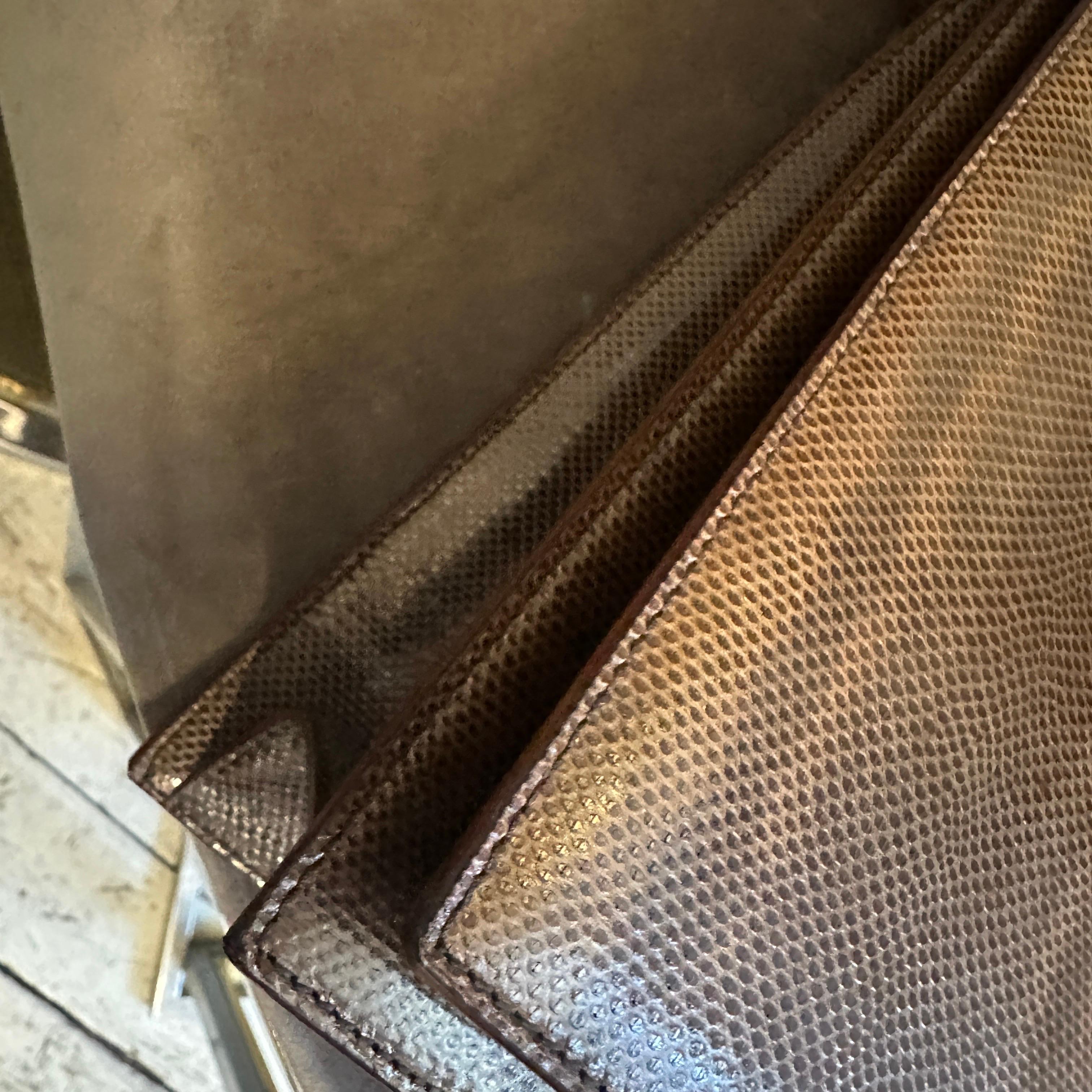 Borsa a tracolla Eleg anni '90 di alta qualità in pelle marrone e ottone di Celine Paris in vendita 3