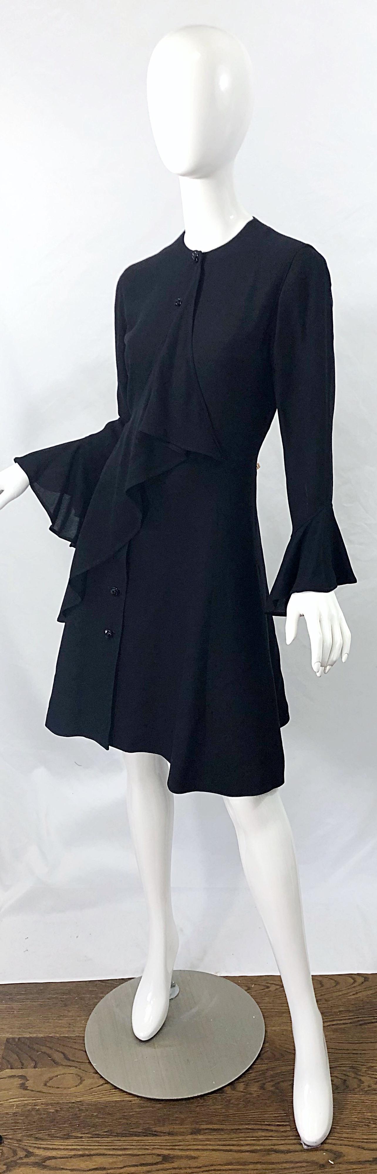 Emanuel Ungaro - Robe portefeuille à manches cloche en rayonne noire, vintage, années 1990, taille 10 en vente 1