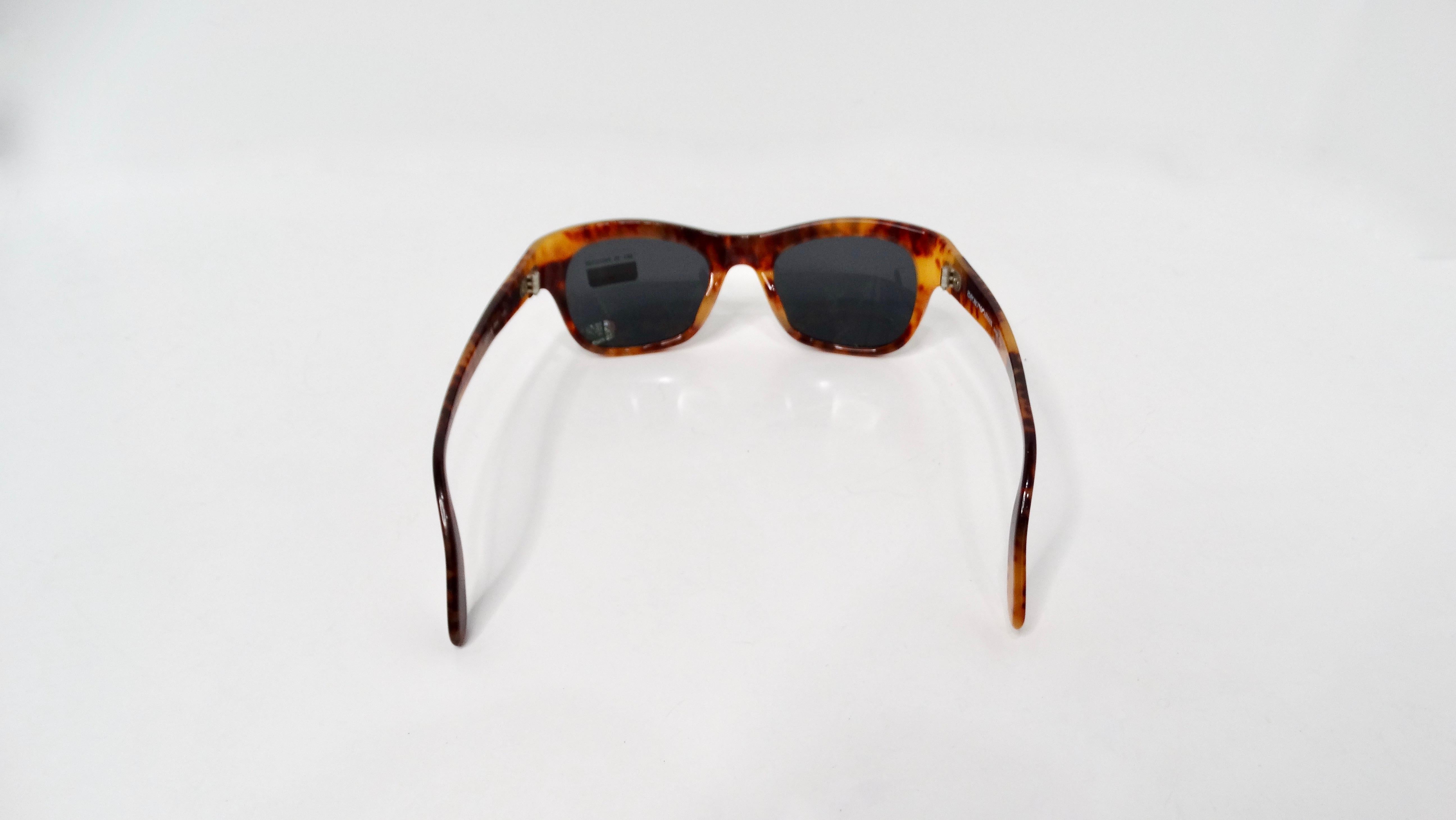 1990s Emporio Armani Brown Tortoise Wayfarer Sunglasses In Good Condition For Sale In Scottsdale, AZ