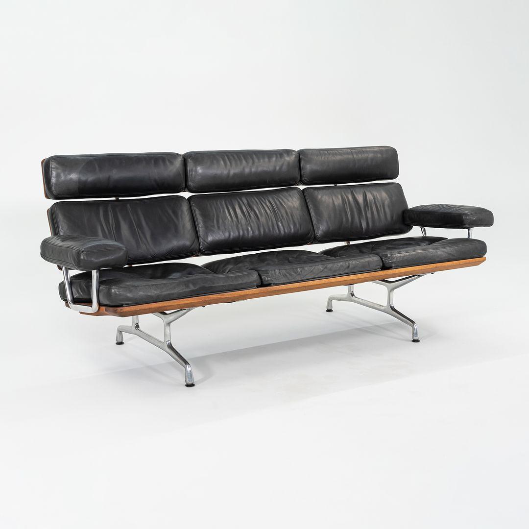 Moderno Divano a tre posti ES 108 degli anni '90 di Charles and Ray Eames per Herman Miller in noce in vendita