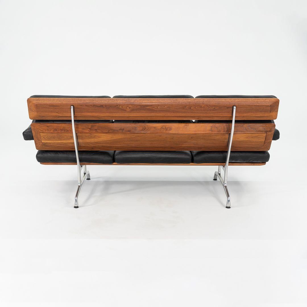 Divano a tre posti ES 108 degli anni '90 di Charles and Ray Eames per Herman Miller in noce In condizioni buone in vendita a Philadelphia, PA