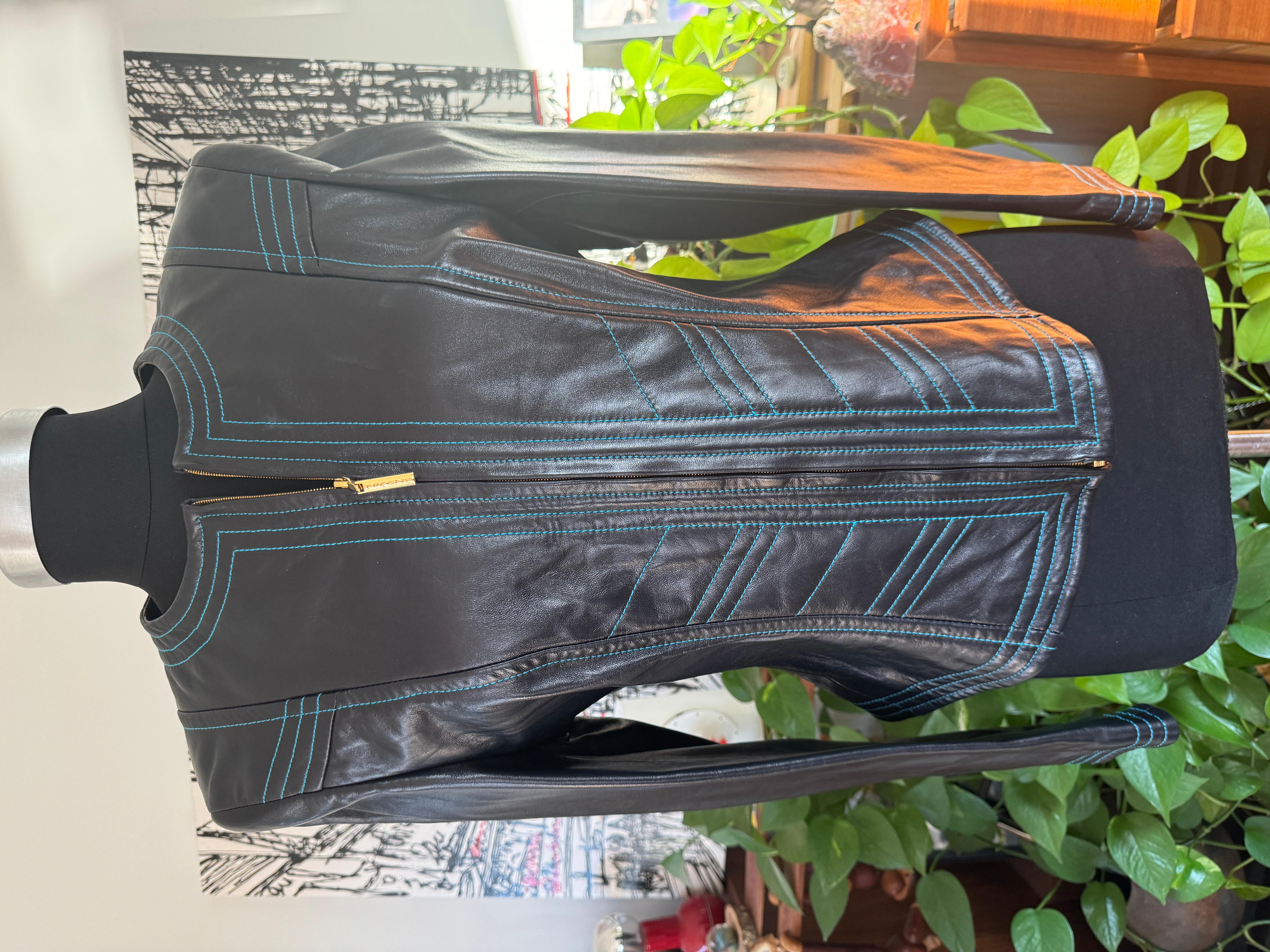 1990's Escada Black & Blue Leather Fitted Jacket For Sale 4