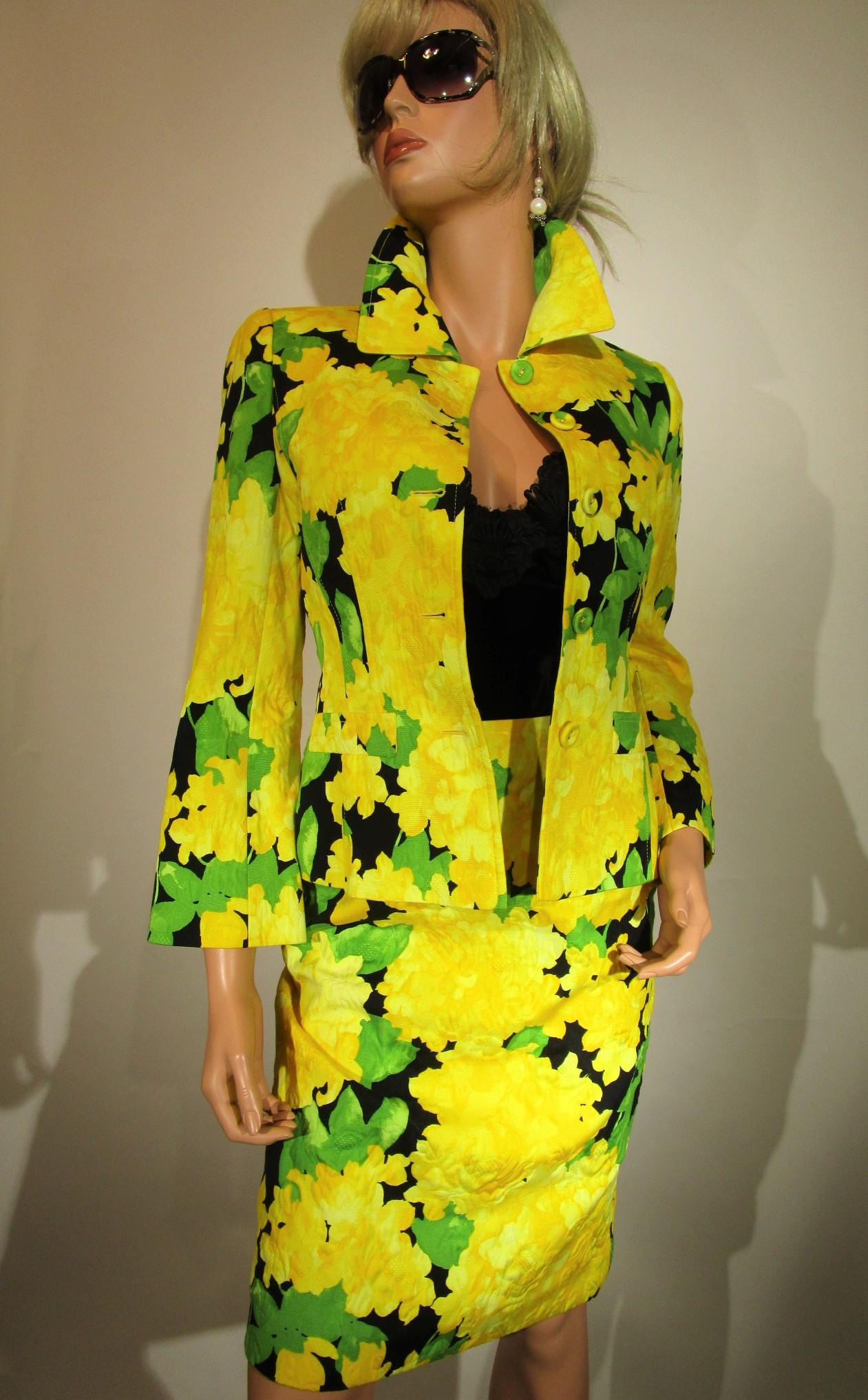 1990s ESCADA 2-Pc Outfit Skirt & Blazer Jacket Yellow Green Black Sz 34/36 In Excellent Condition For Sale In Lakewood, CO