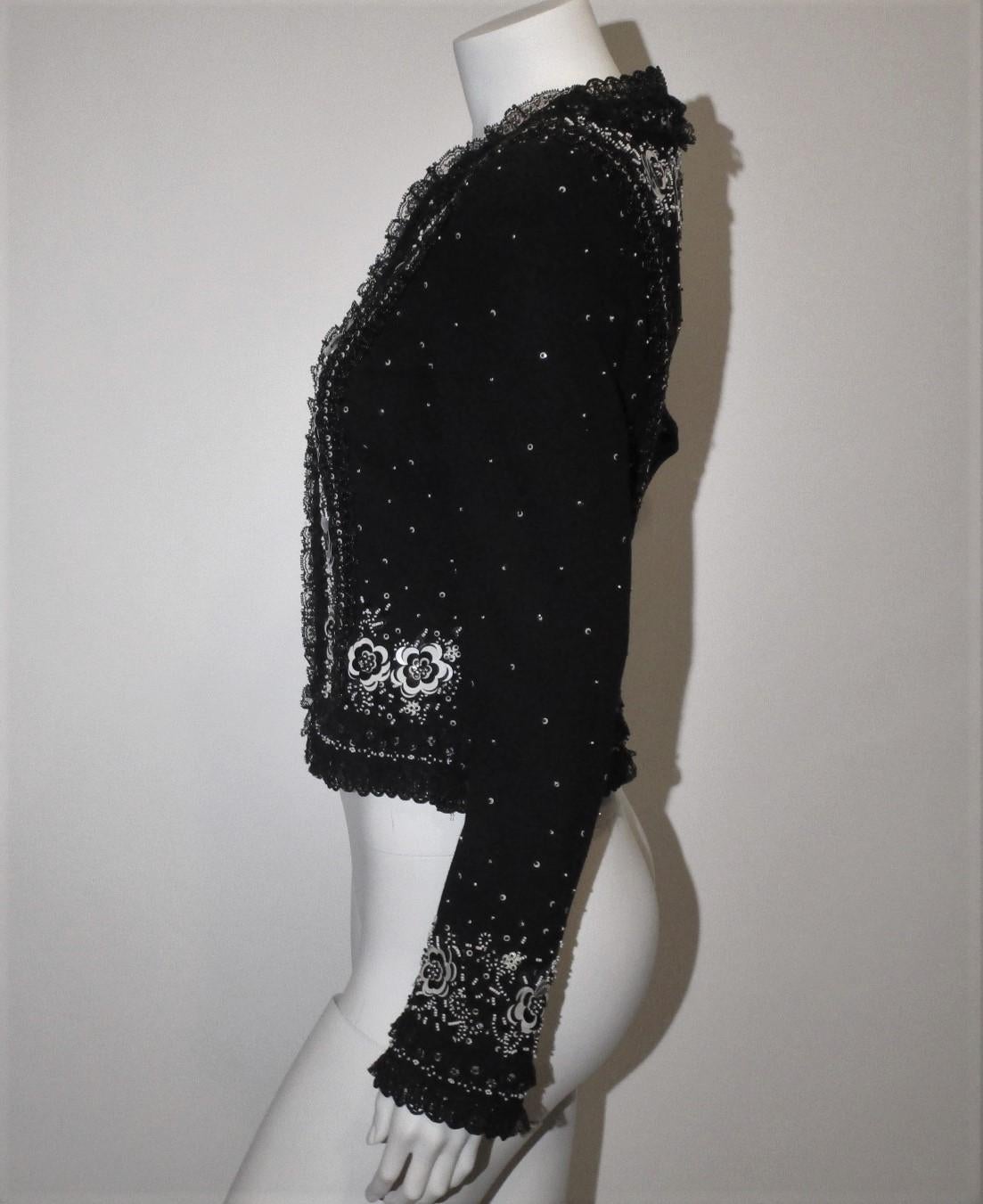 1990er ESCADA Couture Jacke Schwarz & Weiß Perlen Pailletten Spitze Gr. 36 im Angebot 3