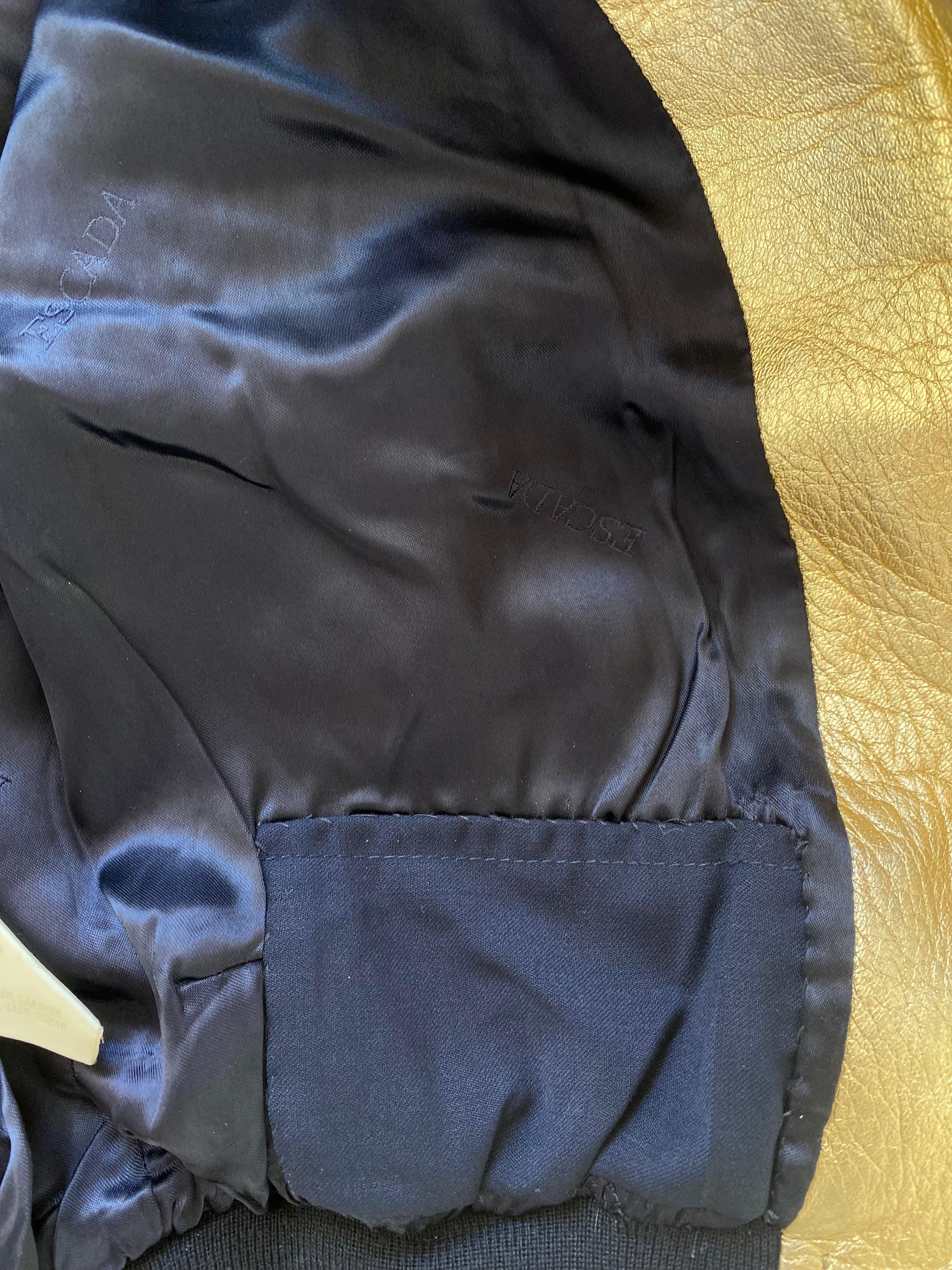 1990 Escada - Blouson bombardier en cuir doré en vente 9