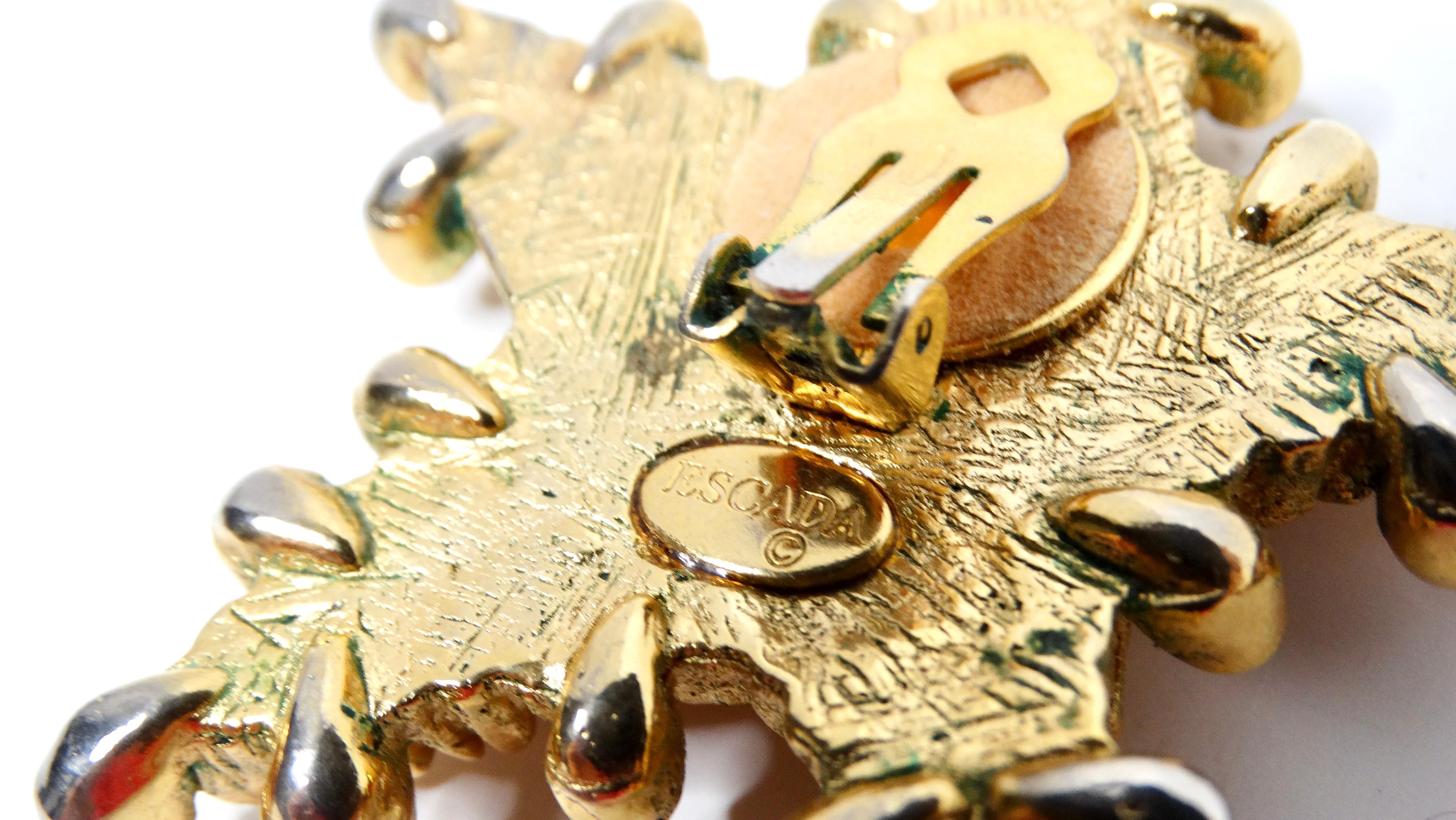 1990s Escada Nautical Anchor Motif Gold Tone Star Clip-On Earrings In Good Condition For Sale In Scottsdale, AZ