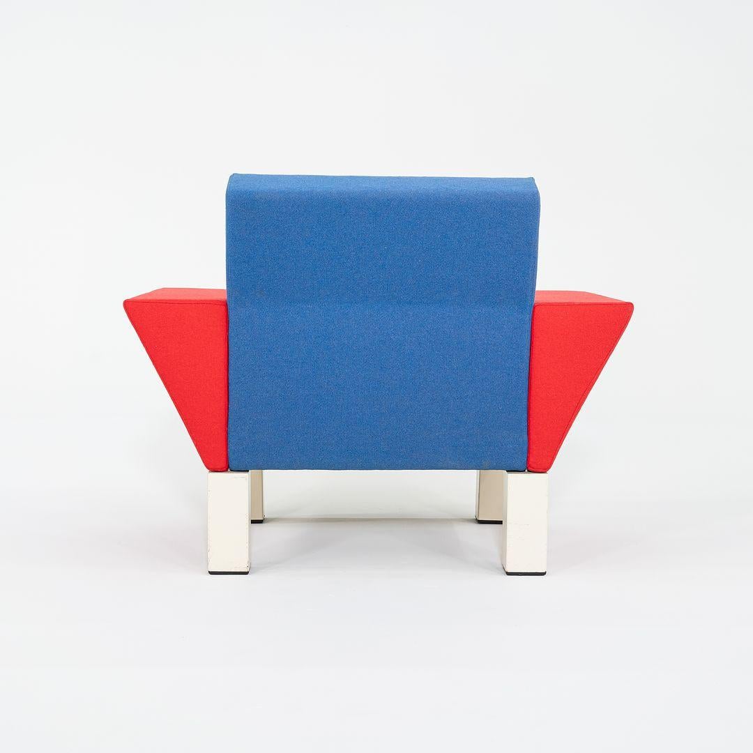 1990er Jahre Ettore Sottsass Studio Westside Loungesessel mit mehrfarbigem Stoff im Zustand „Gut“ im Angebot in Philadelphia, PA