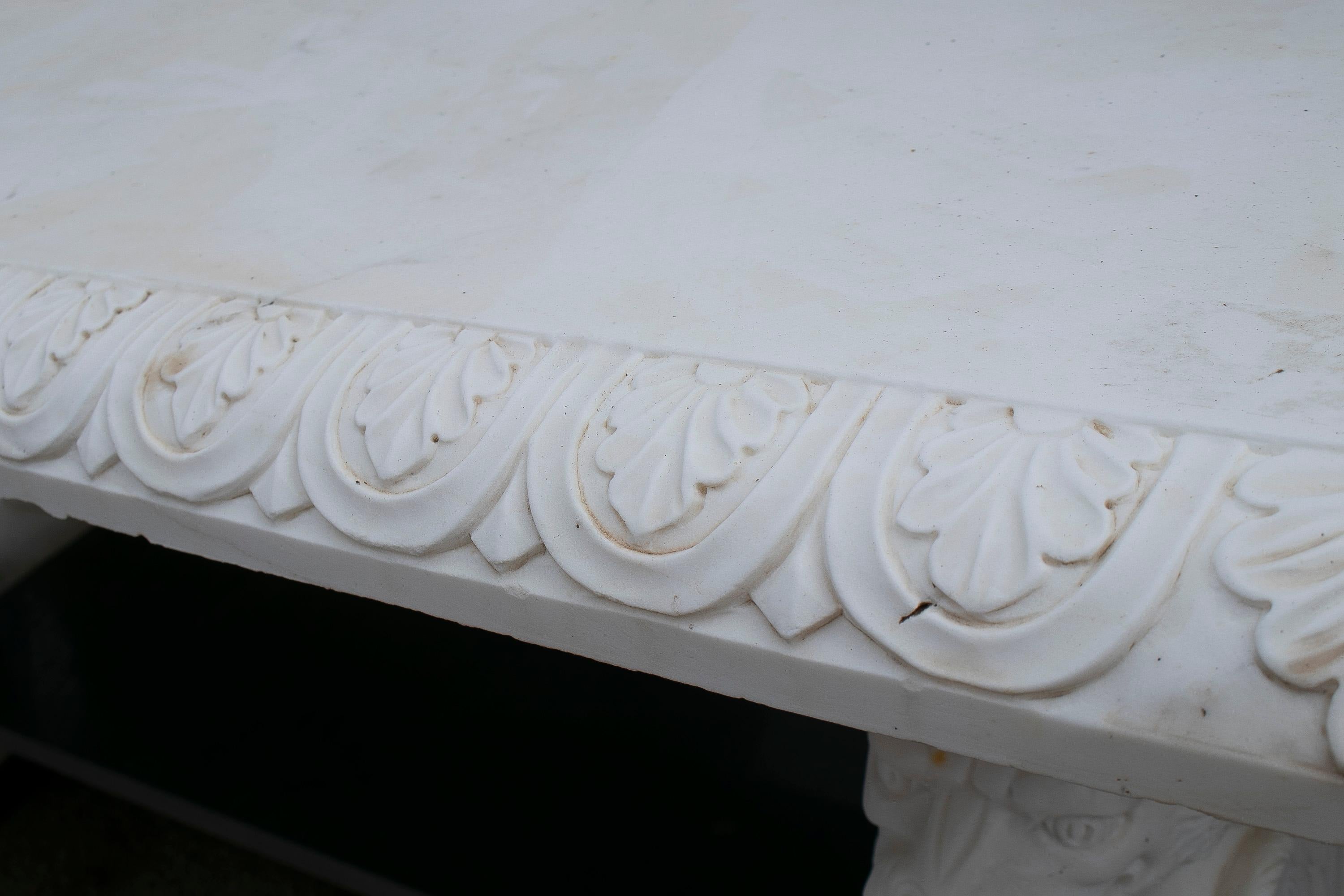 1990s European Hand Carved White & Black Marble Table w/ Lionheads For Sale 10