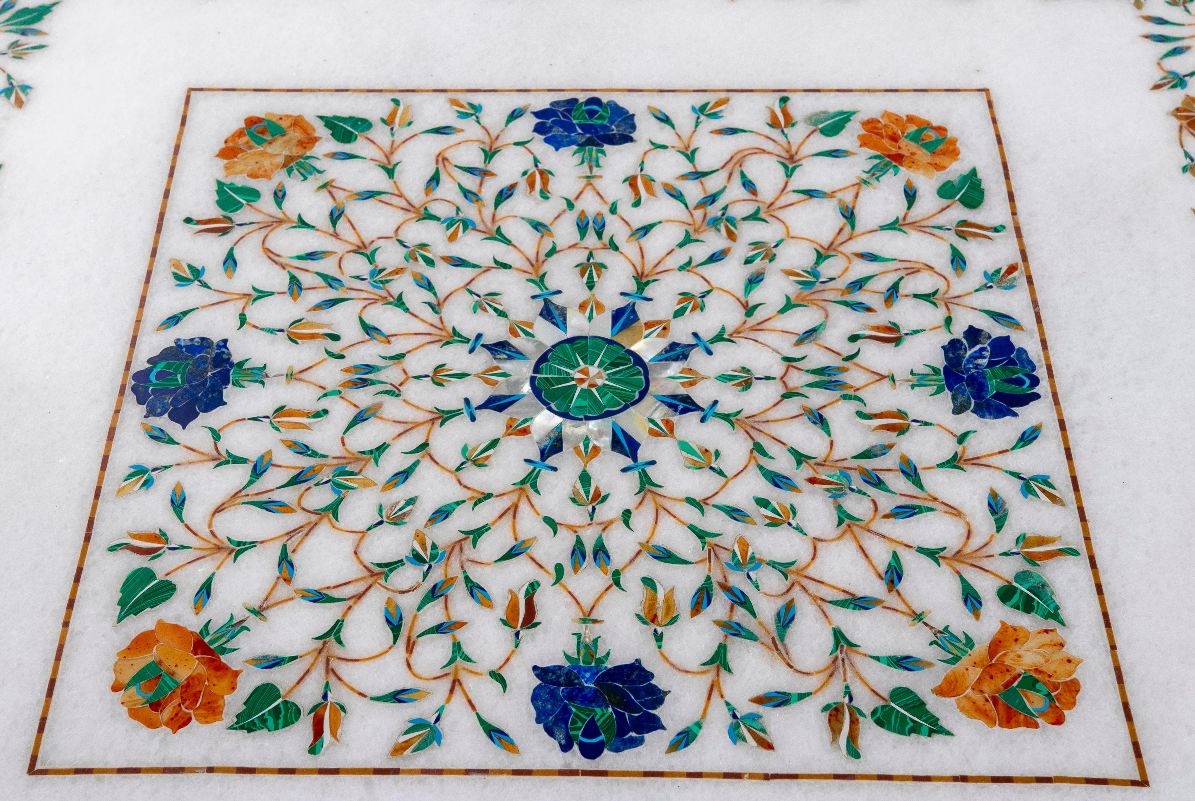 1990er Jahre Europäische Pietra Dura Mosaik Inlay Weißer Marmor Quadratische Tischplatte im Angebot 9