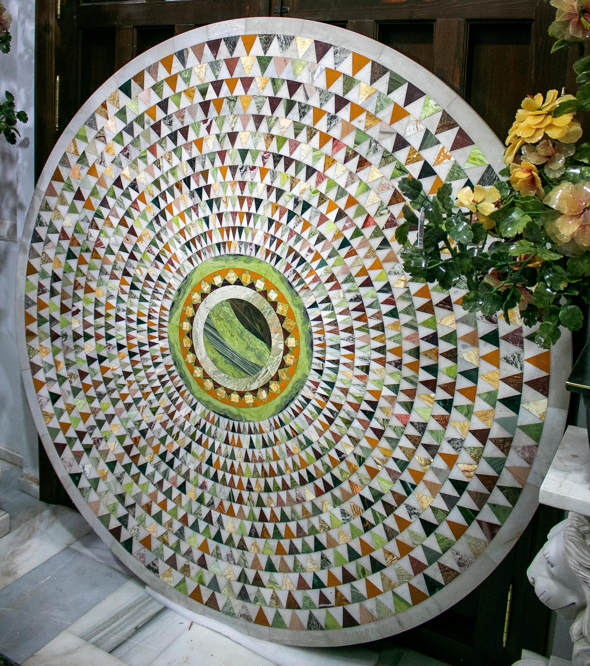 1990s European Round Mosaic Hard Stones Geometric Round Table Top In Good Condition For Sale In Marbella, ES