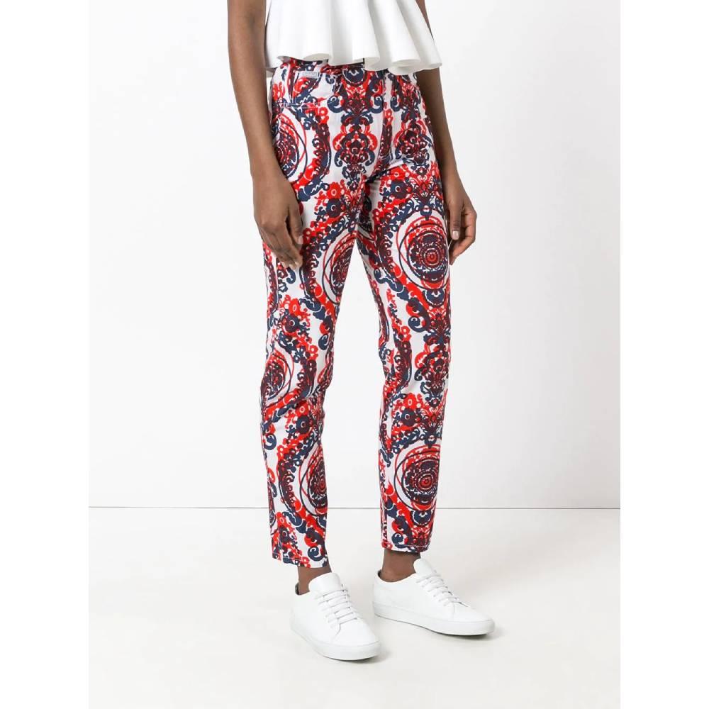Fendissime trousers in white cotton with red and blue cashmere motif. Front closure with button and zip, welt pockets and slightly straight leg.
Years: 90s 

Made in Italy

Size: 29W

Flat measurements

Lenght: 100 cm
Waist: 35 cm 
Hips: 45 cm