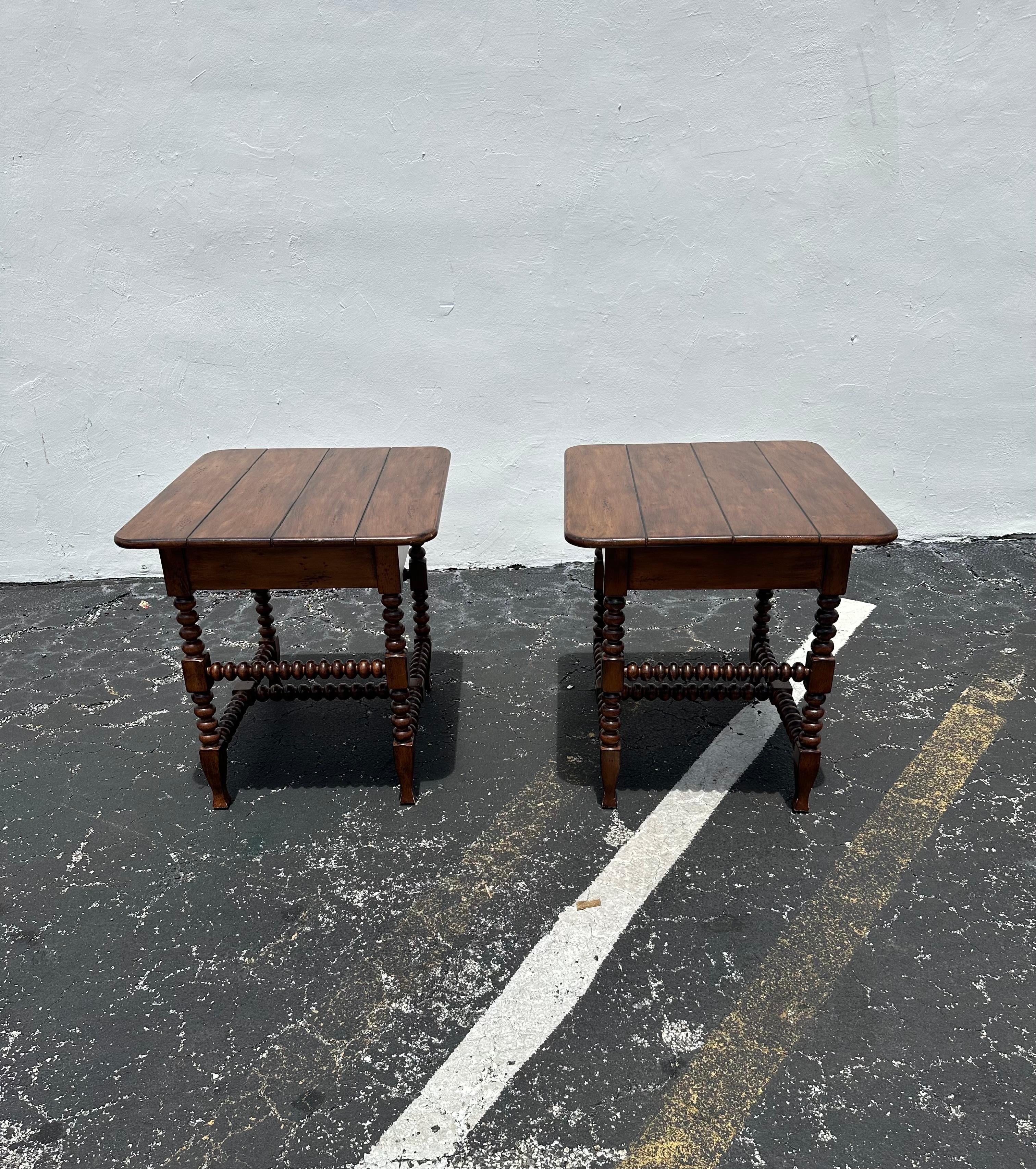 Bois 1990 Ferguson Copeland Tables d'extrémité Tables de nuit, ensemble de 2 en vente