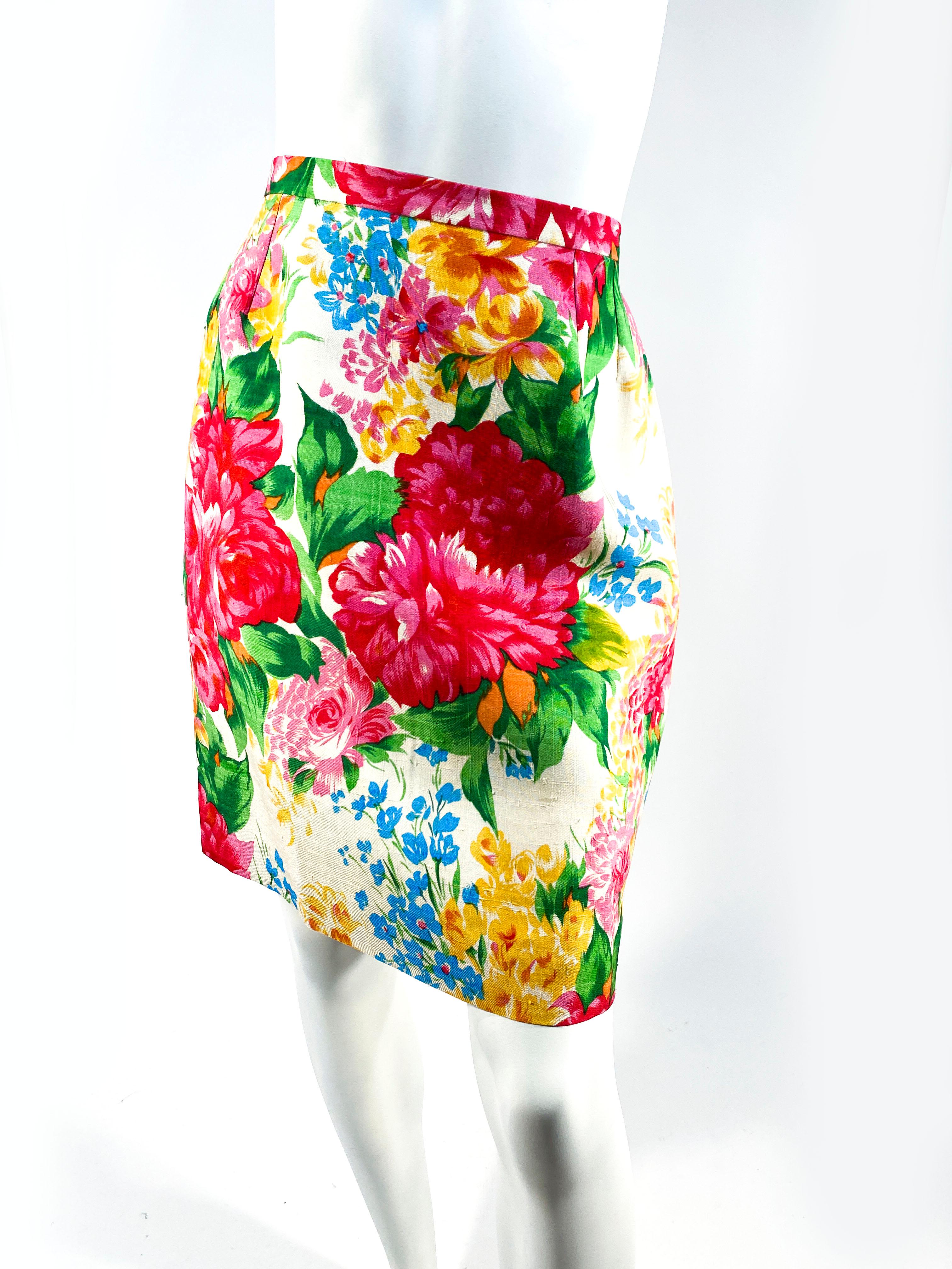 1990er Flora Kung Anzug aus Seide mit Blumendruck im Angebot 1
