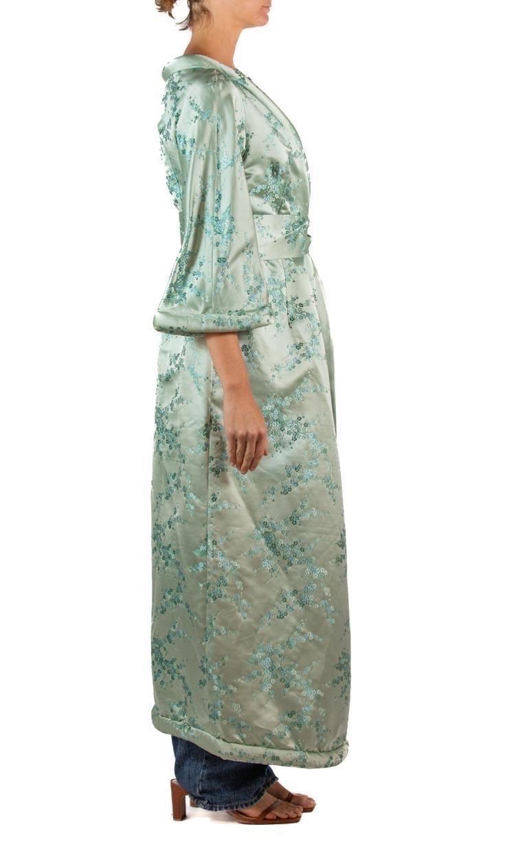 Gris 1990S Ensemble en soie bleu clair et imprimé floral en vente