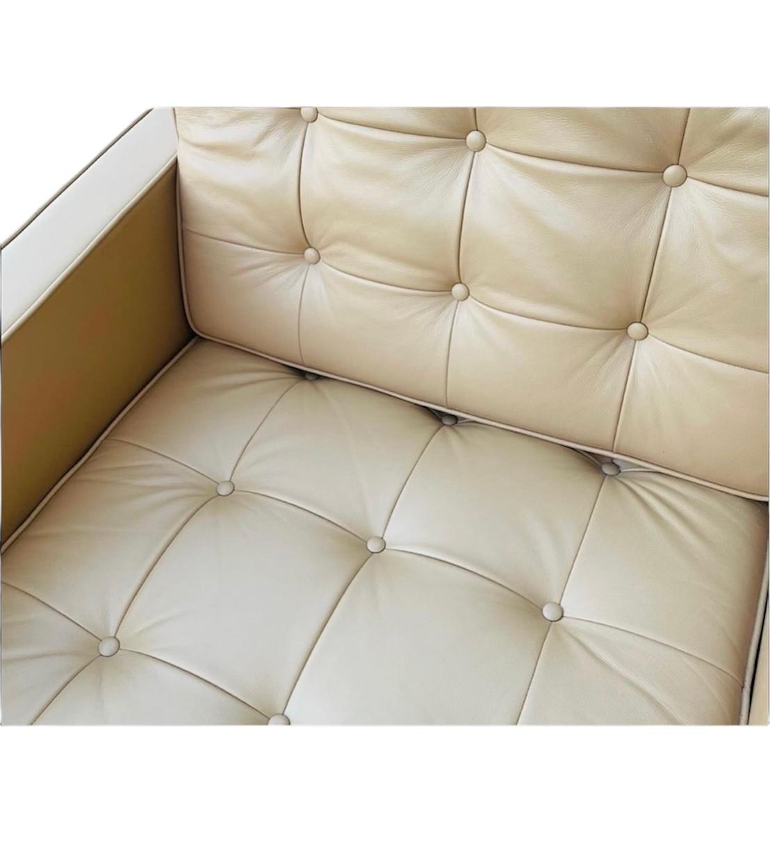1990's Florence Knoll Leather Lounge Club Chairs Pair In Good Condition For Sale In Stafford, TX