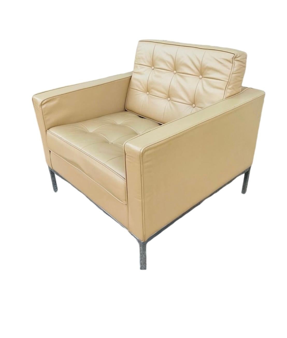 1990's Florence Knoll Leather Lounge Club Chairs Pair For Sale 1