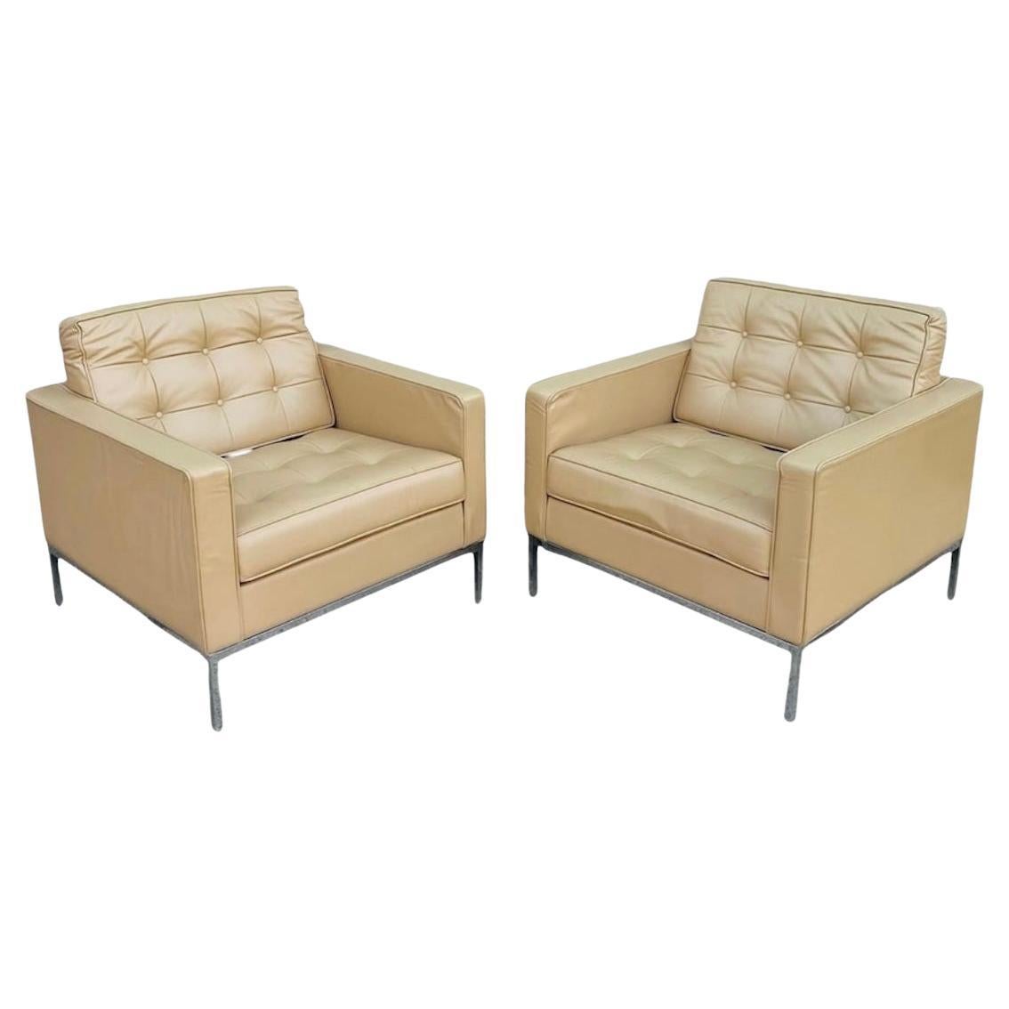 Paire de fauteuils club en cuir Florence Knoll, années 1990