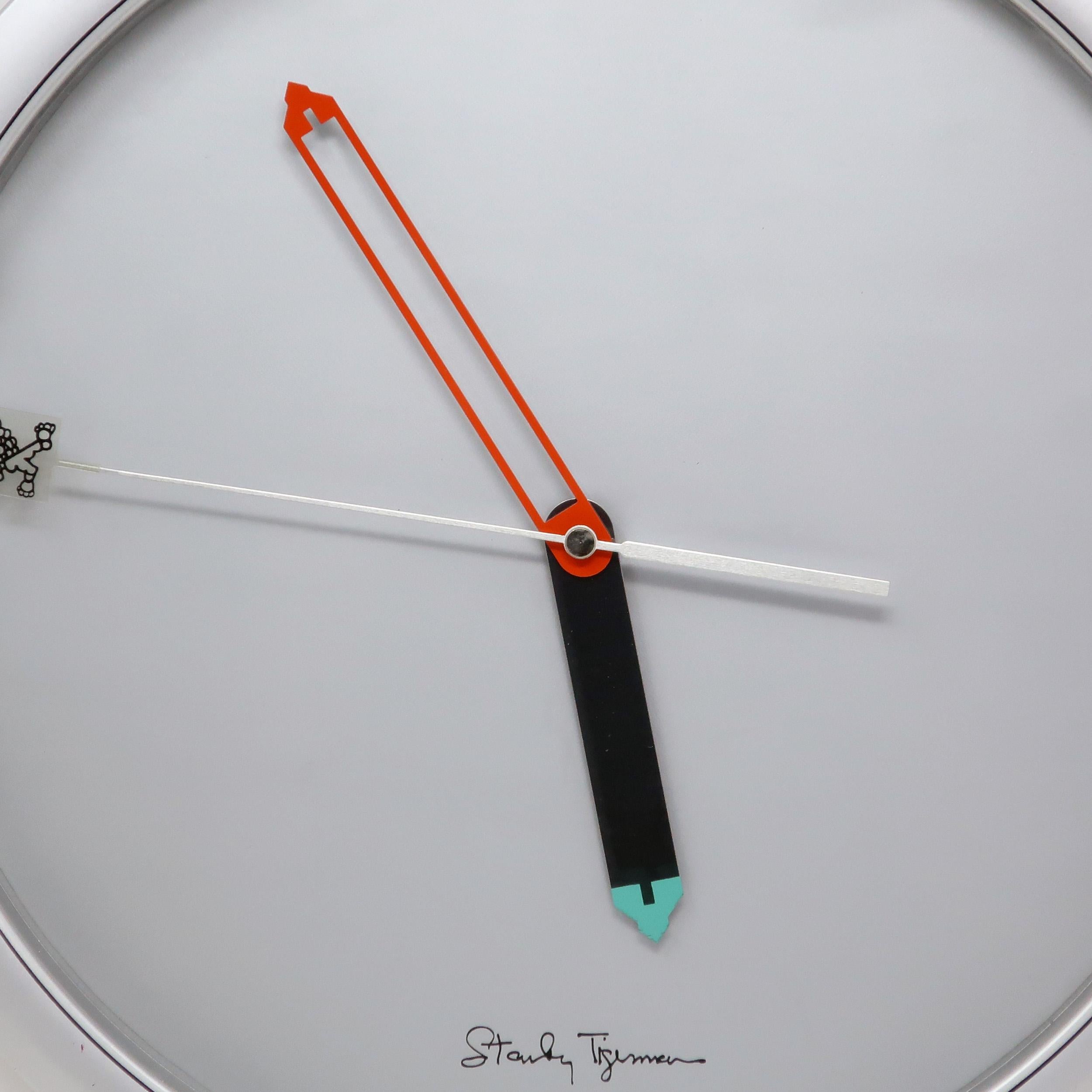 Postmoderne Horloge murale en forme d'ange volant des années 1990 de Stanley Tigerman pour Projects en vente