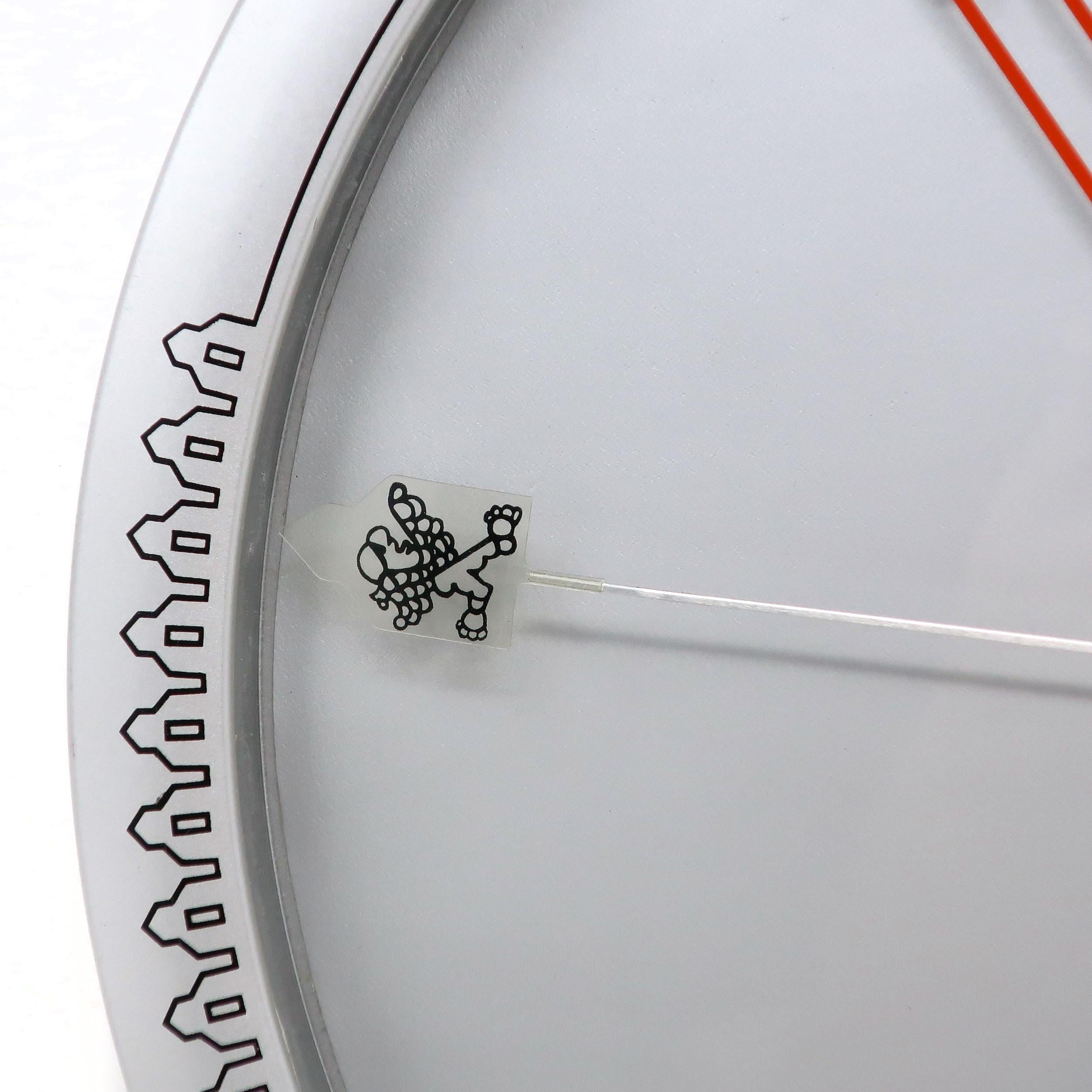 Horloge murale en forme d'ange volant des années 1990 de Stanley Tigerman pour Projects Bon état - En vente à Brooklyn, NY