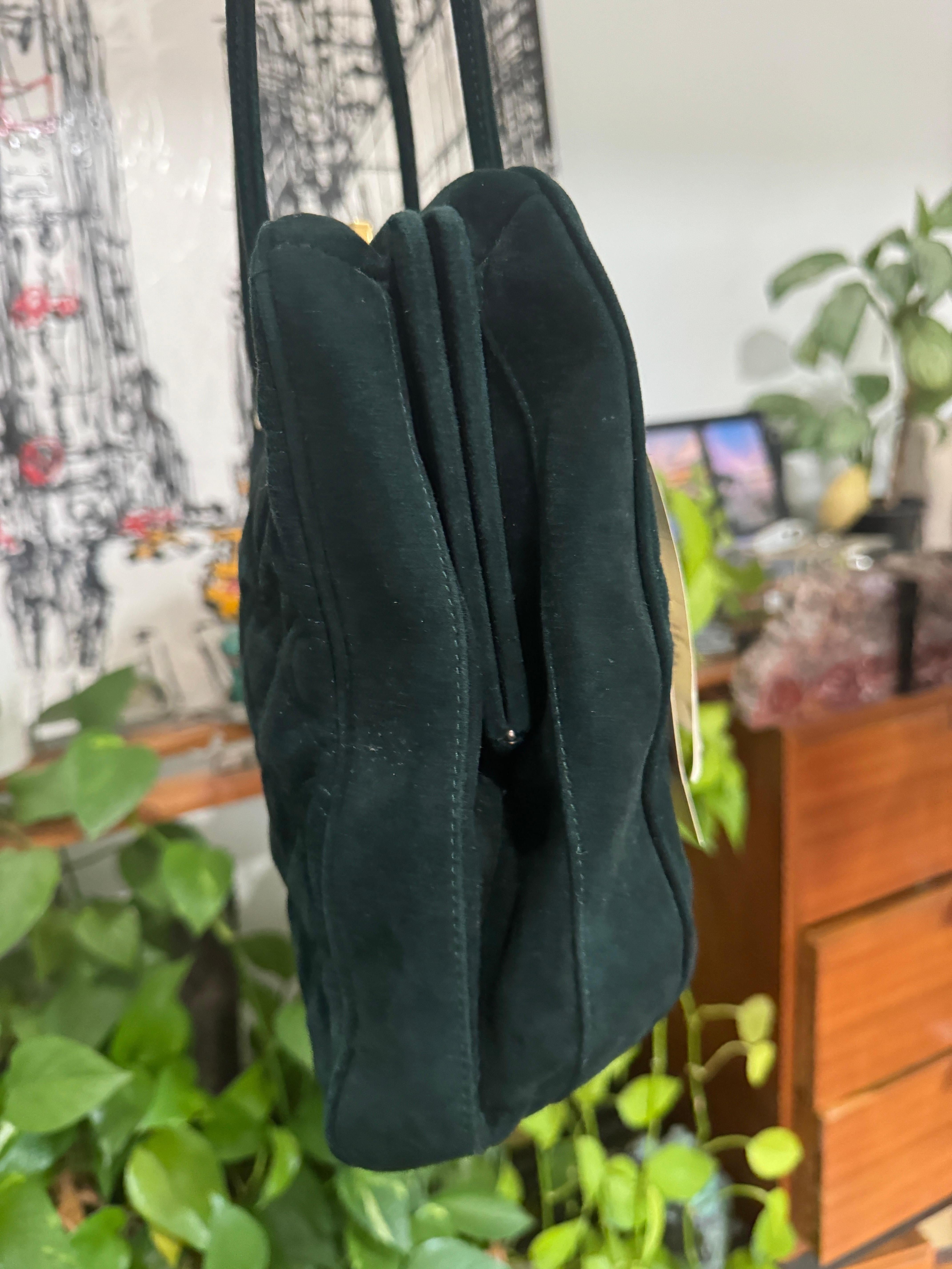 Escada - Sac à main en daim vert forêt avec cœurs matelassés, jamais utilisé, années 1990 en vente 7