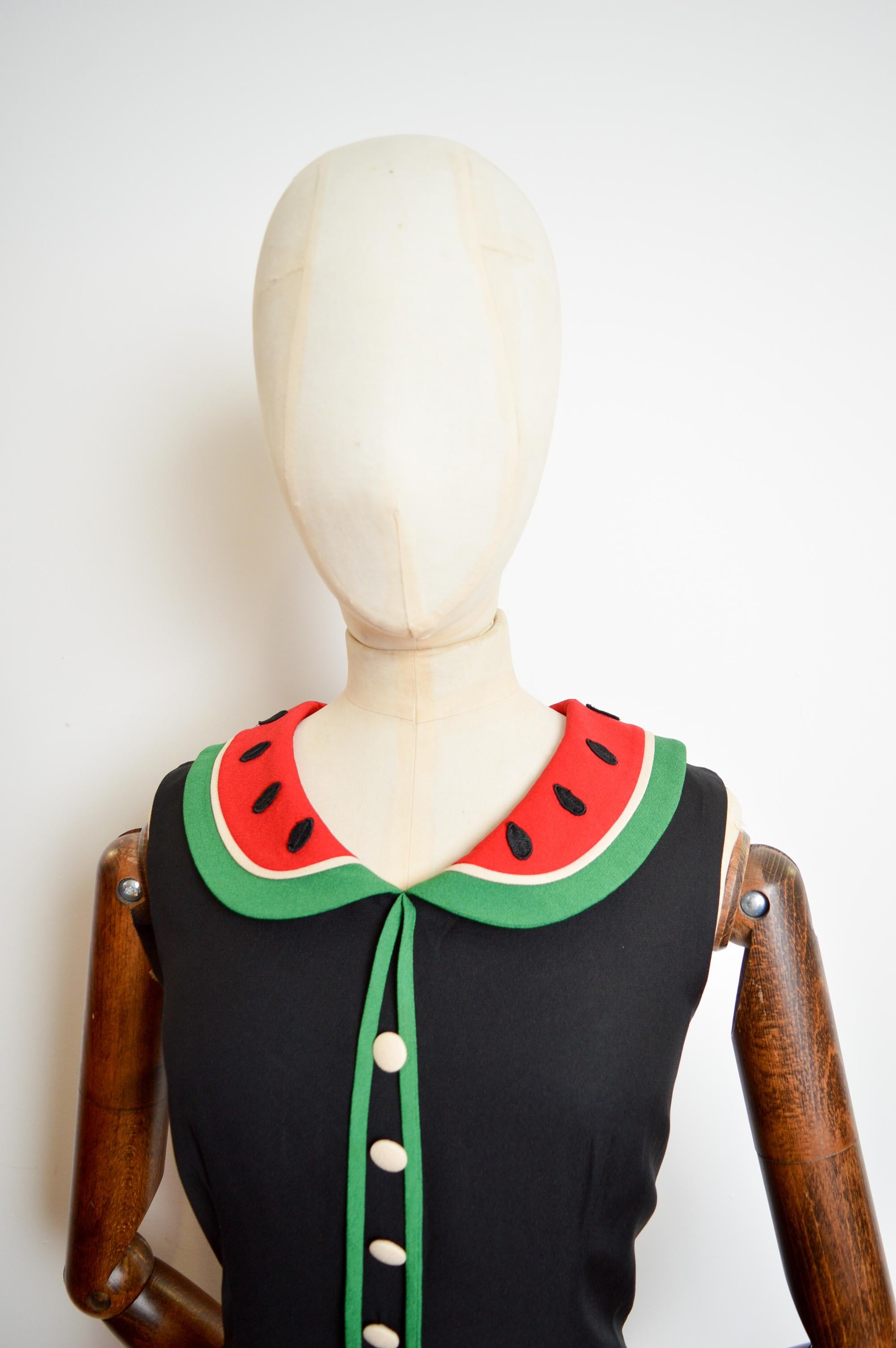 Franco Moschino CHEAP & CHIC - Vestito nero a forma di cocomero degli anni '90 In condizioni ottime in vendita a Sheffield, GB