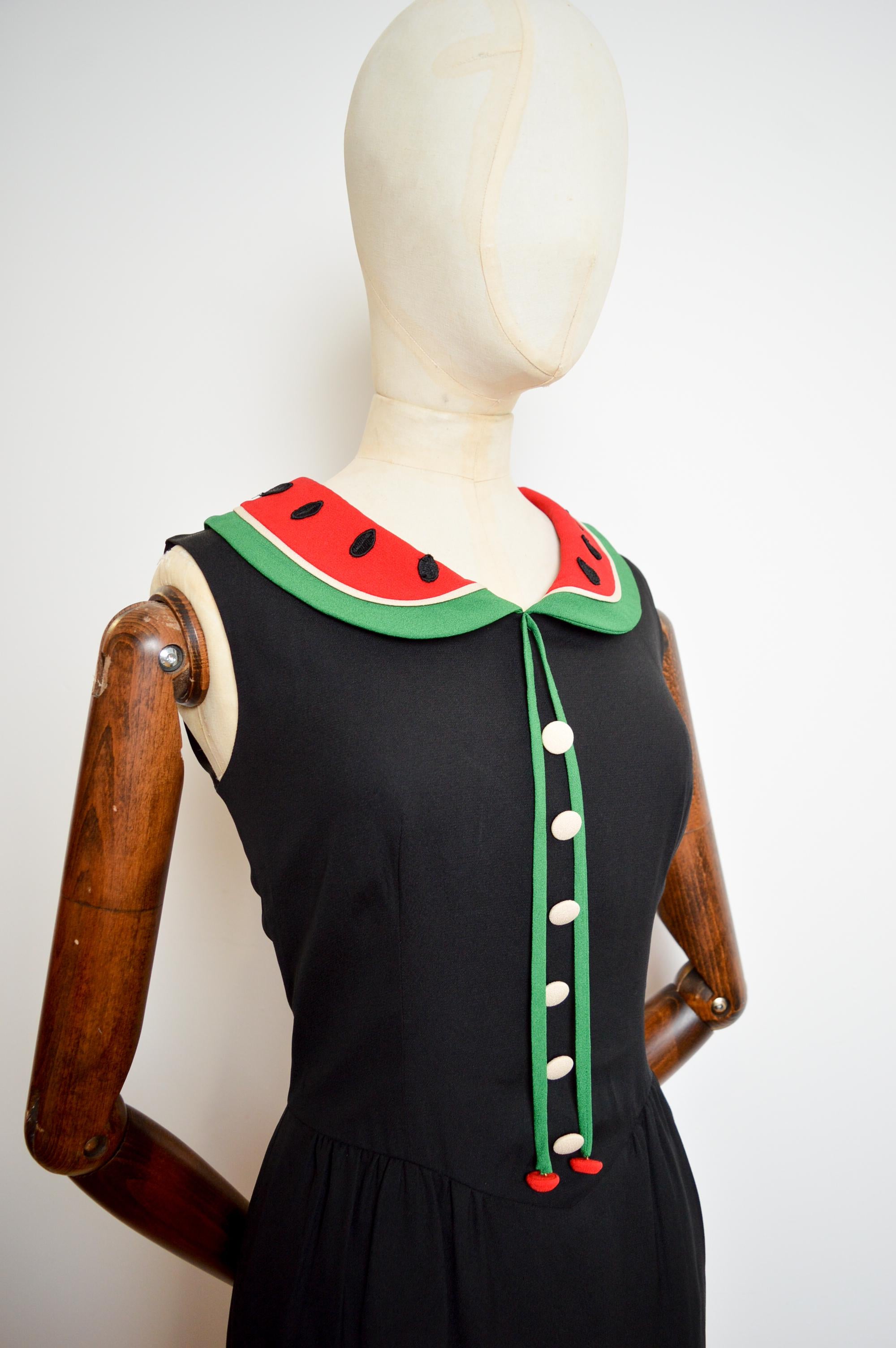 Franco Moschino CHEAP & CHIC - Vestito nero a forma di cocomero degli anni '90 in vendita 4