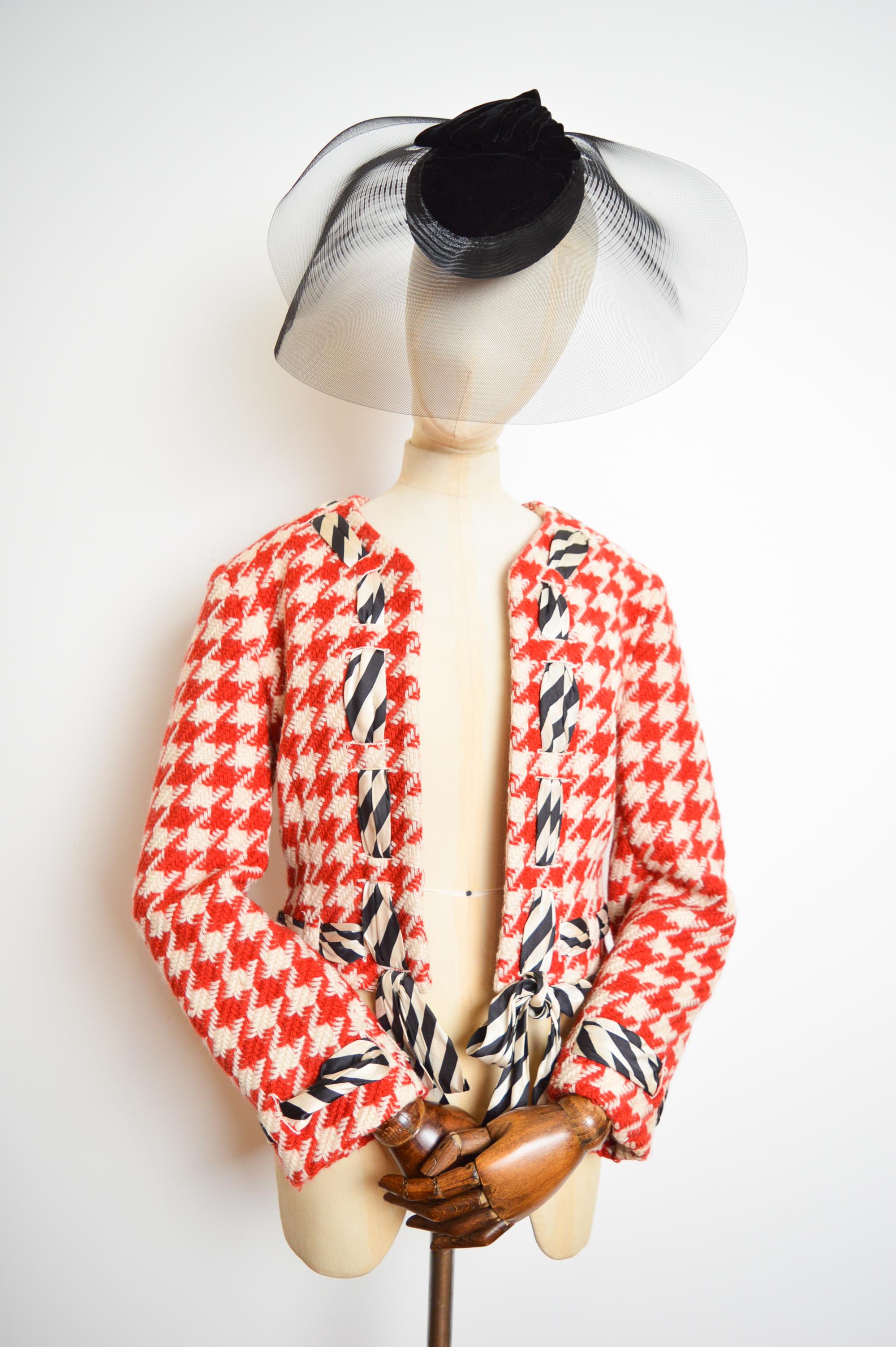 Chaqueta de punto recortada de pata de gallo roja Franco Moschino 