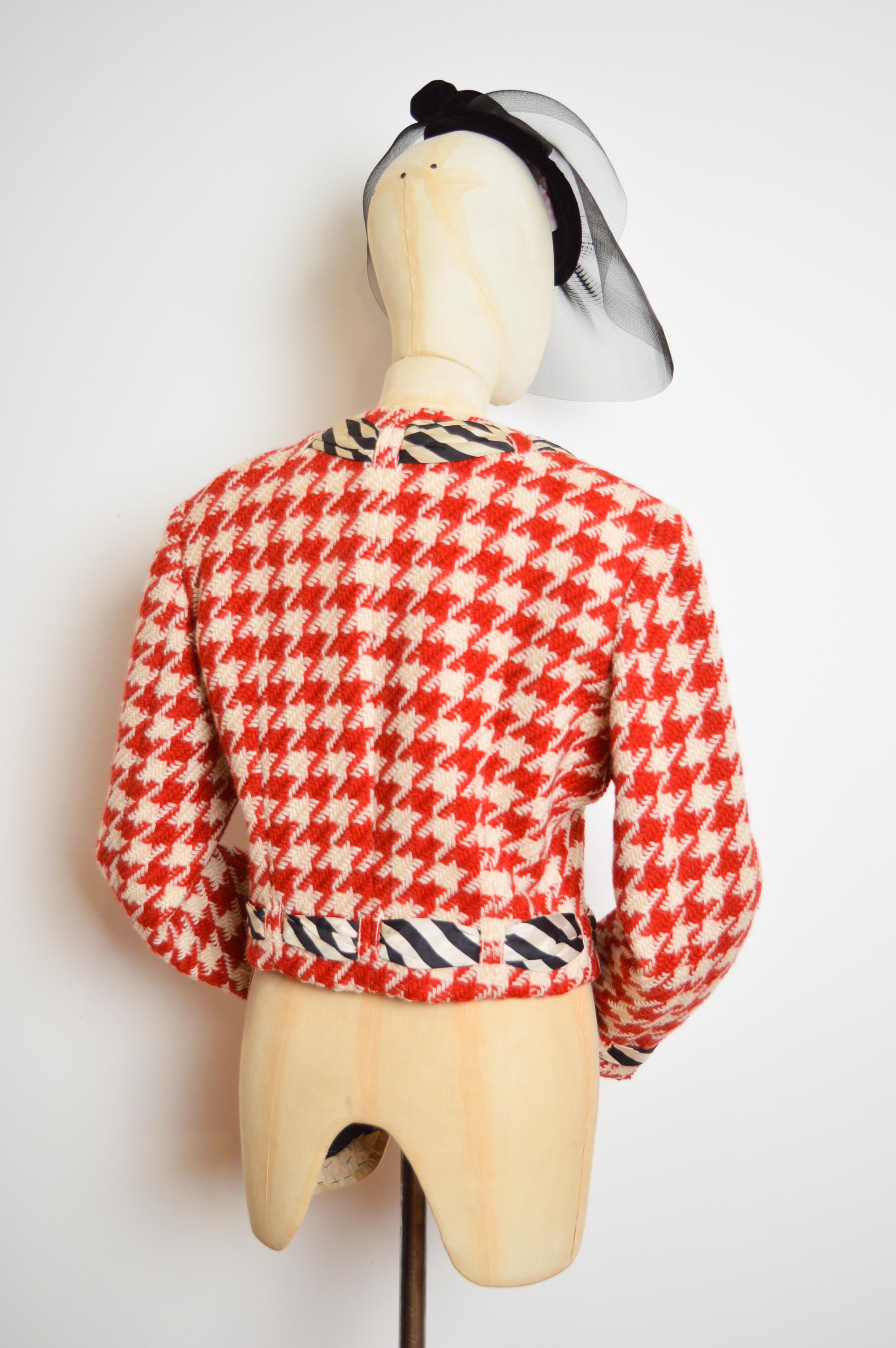 Chaqueta de punto recortada de pata de gallo roja Franco Moschino 