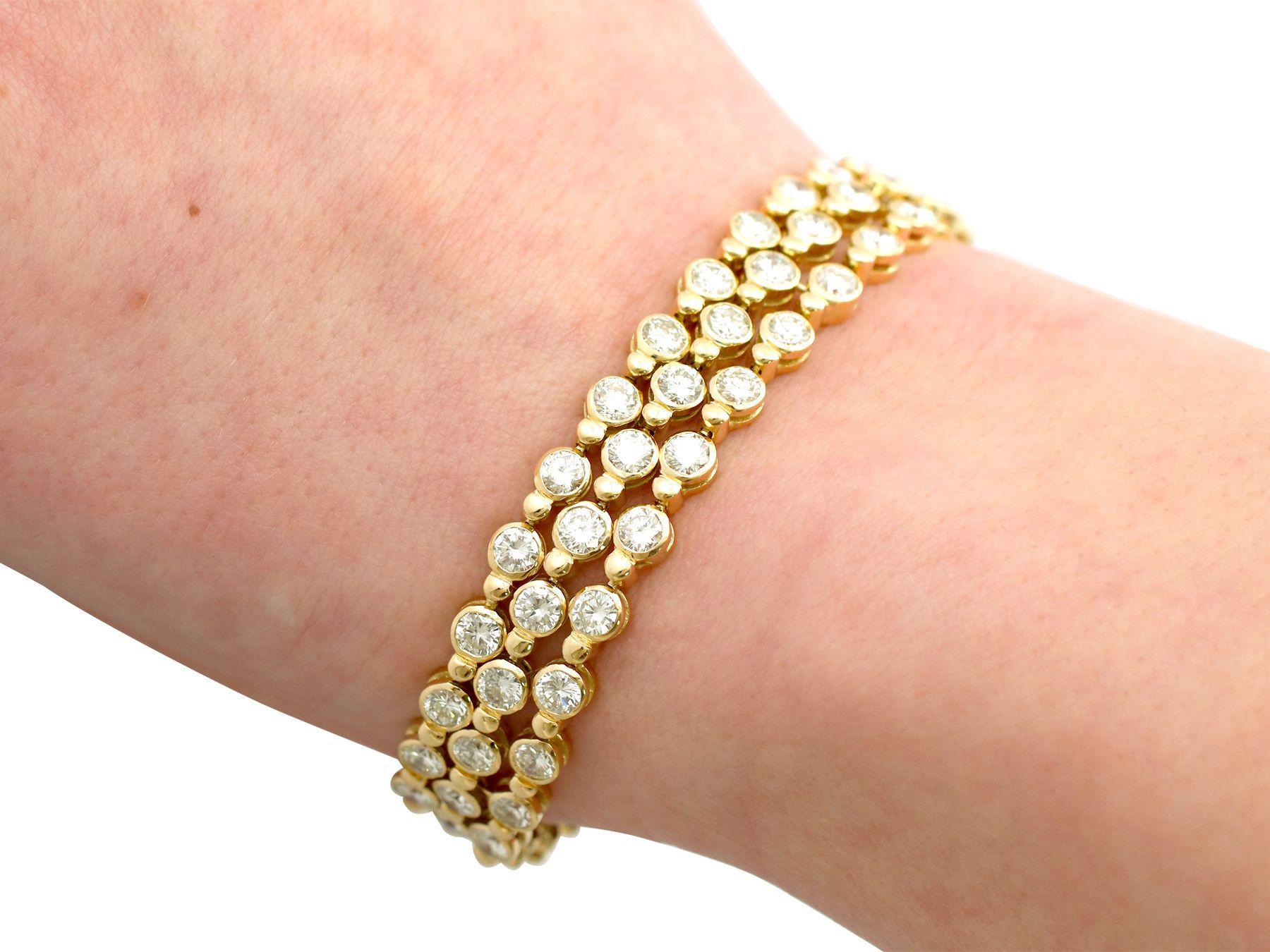 1990s French 12.96 Carat Diamond and Yellow Gold Bracelet For Sale 4