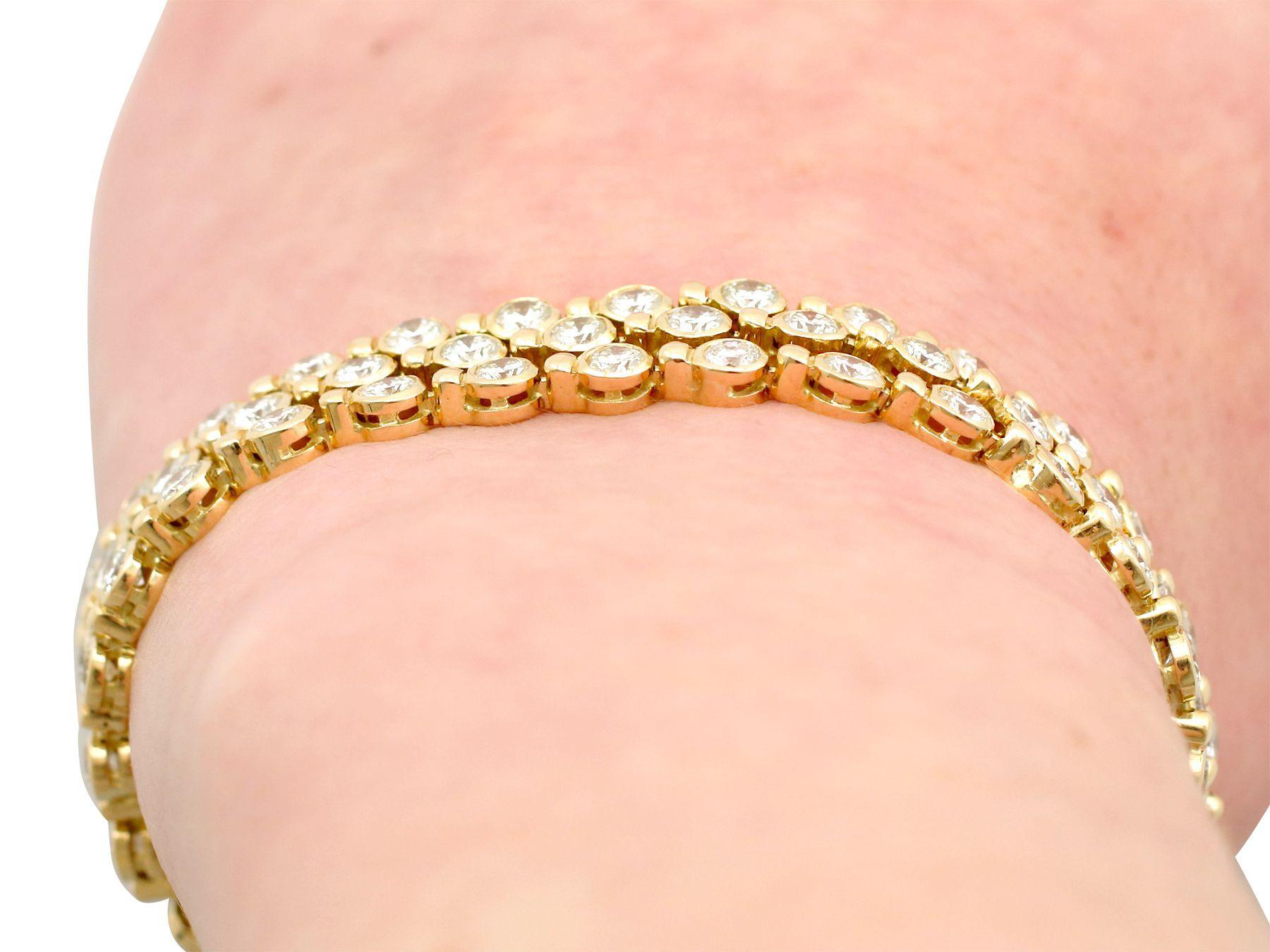 1990s French 12.96 Carat Diamond and Yellow Gold Bracelet For Sale 5
