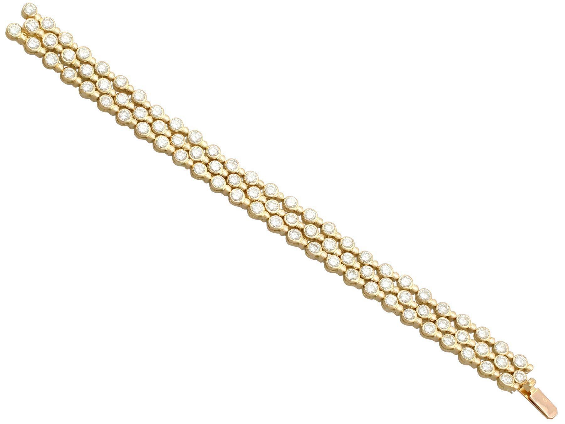 Women's 1990s French 12.96 Carat Diamond and Yellow Gold Bracelet For Sale