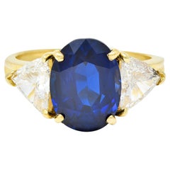 1990's French 5.92 Carat Madagascar Sapphire Diamond 18 Karat Yellow Gold Ring