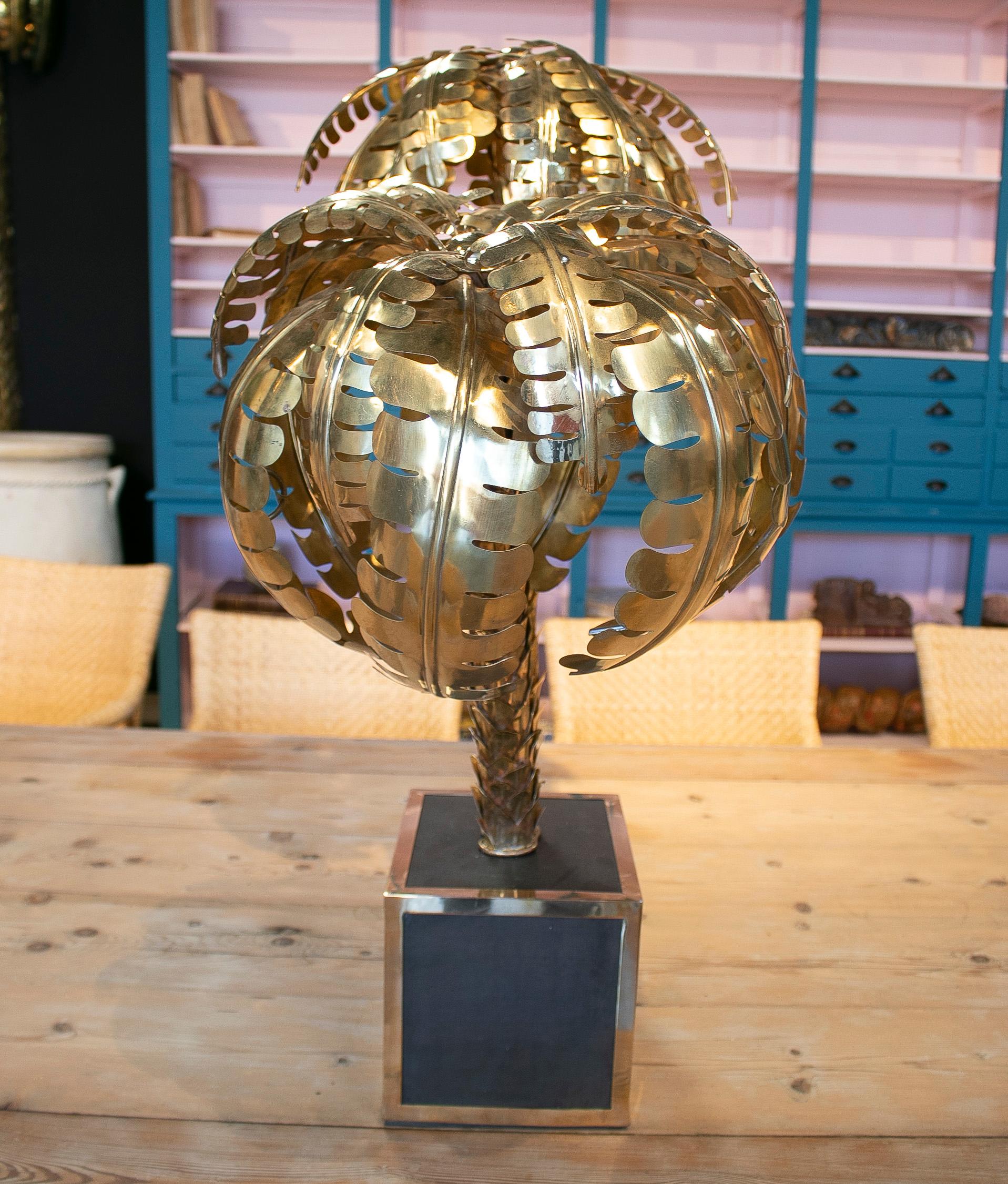 1990er Jahre Französisch vergoldete Bronze Palme geformt Tischlampe w / Square Base im Angebot 6