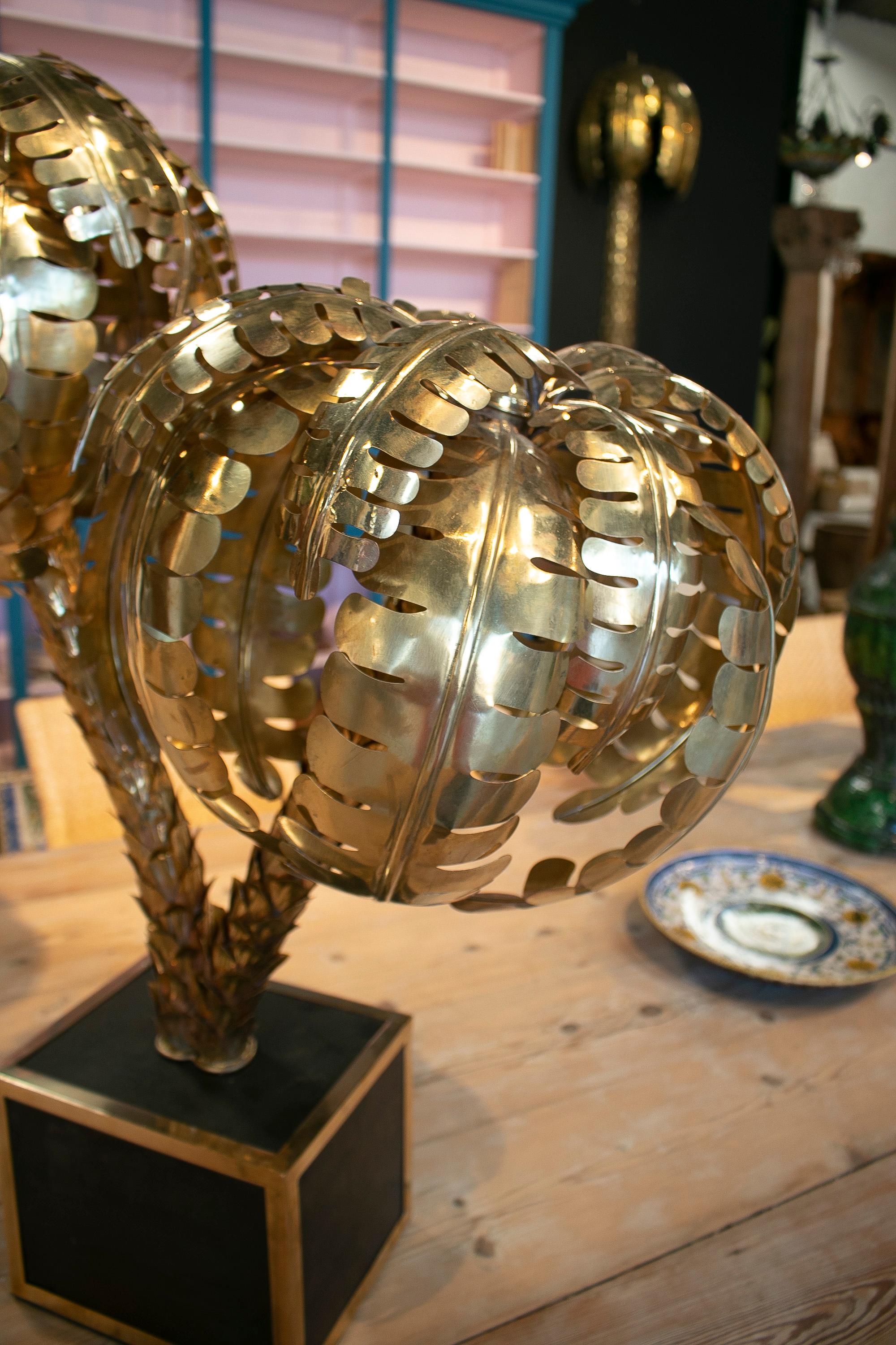 1990er Jahre Französisch vergoldete Bronze Palme geformt Tischlampe w / Square Base im Angebot 10