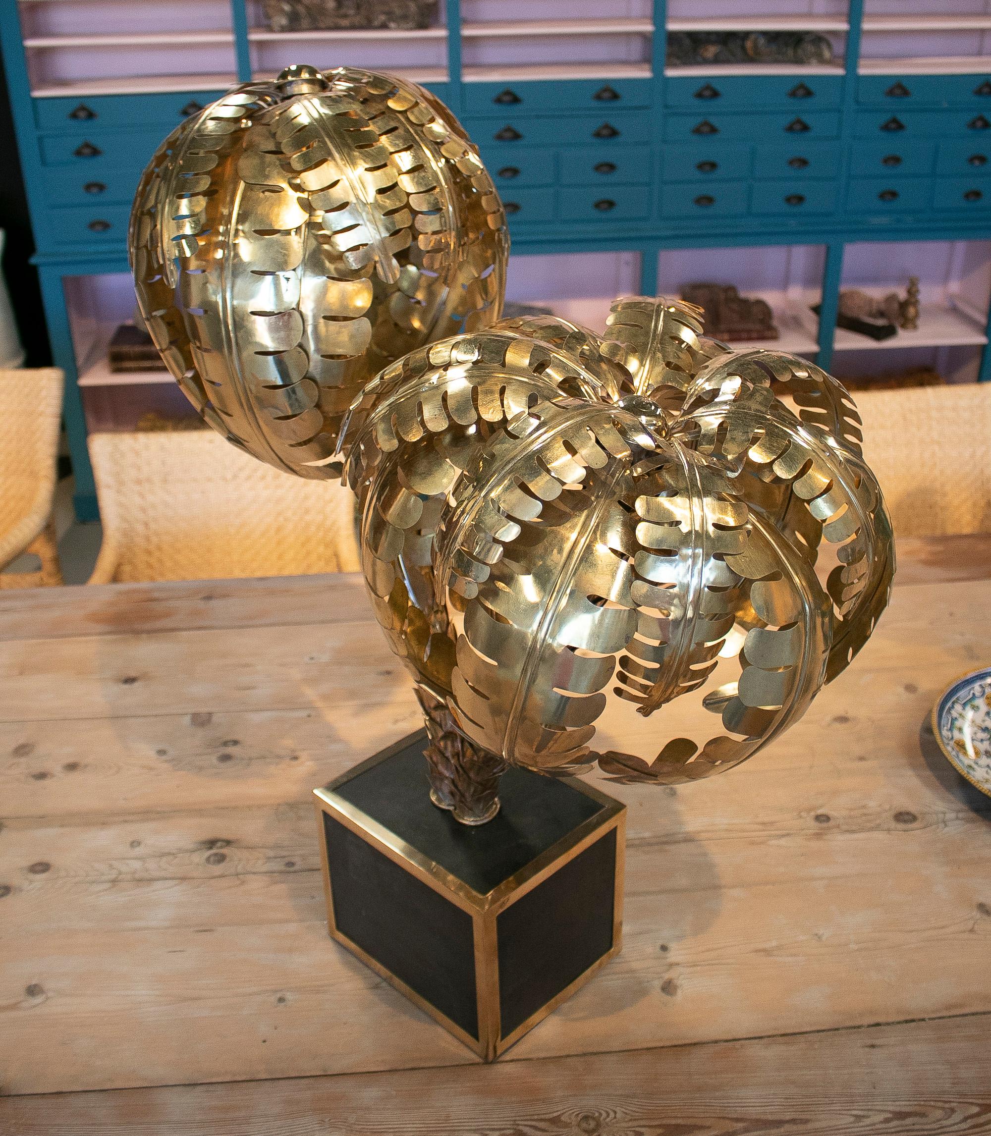 1990er Jahre Französisch vergoldete Bronze Palme geformt Tischlampe w / Square Base im Angebot 5