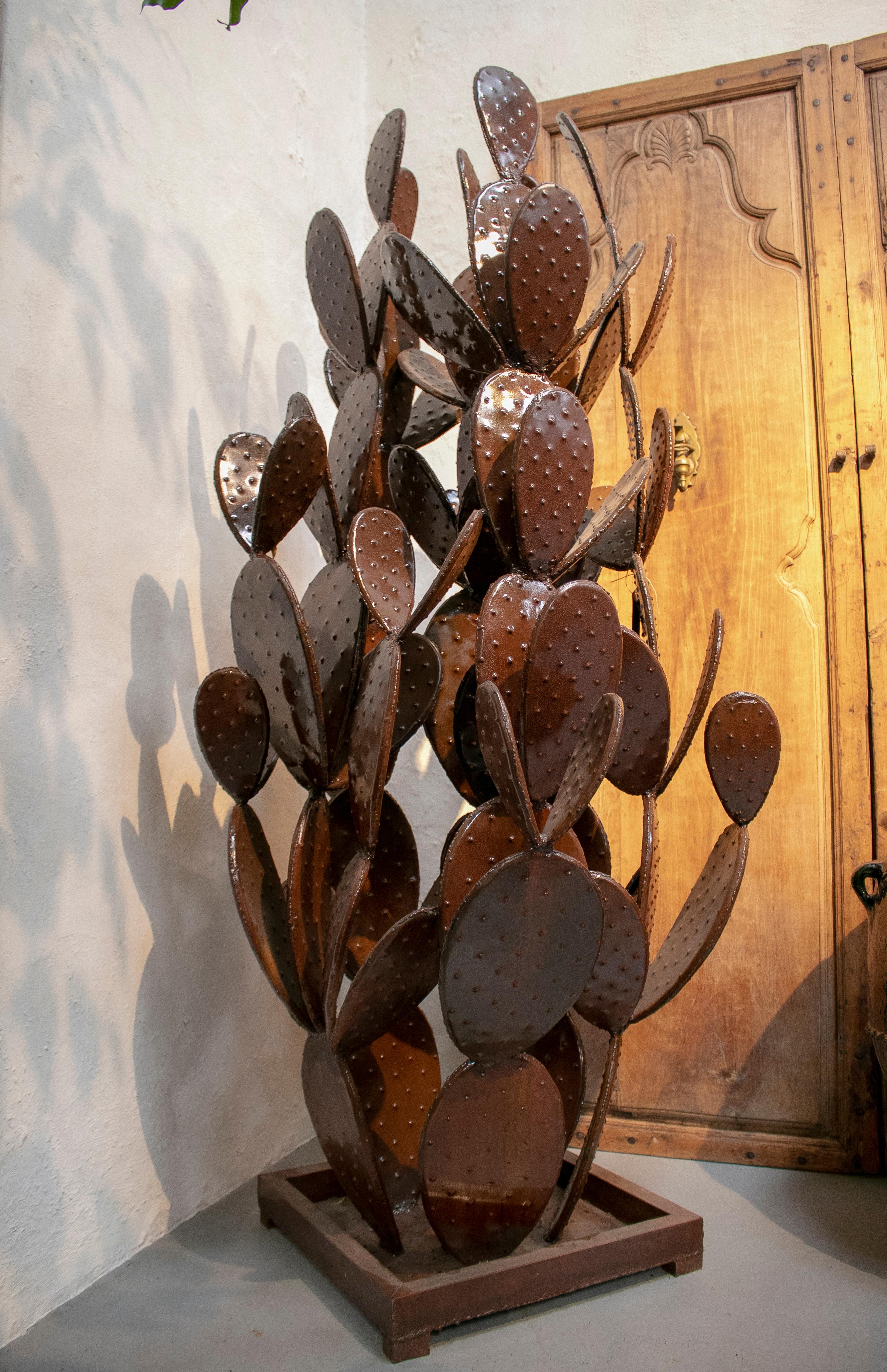 1990s French Iron Cactus Sculpture In Good Condition For Sale In Marbella, ES