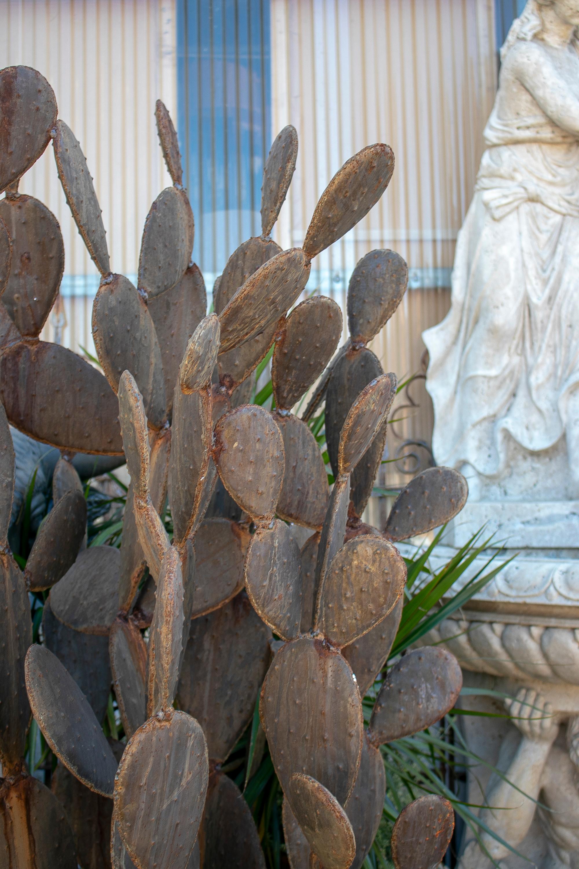 Français Sculpture de cactus en fer français des années 1990 en vente
