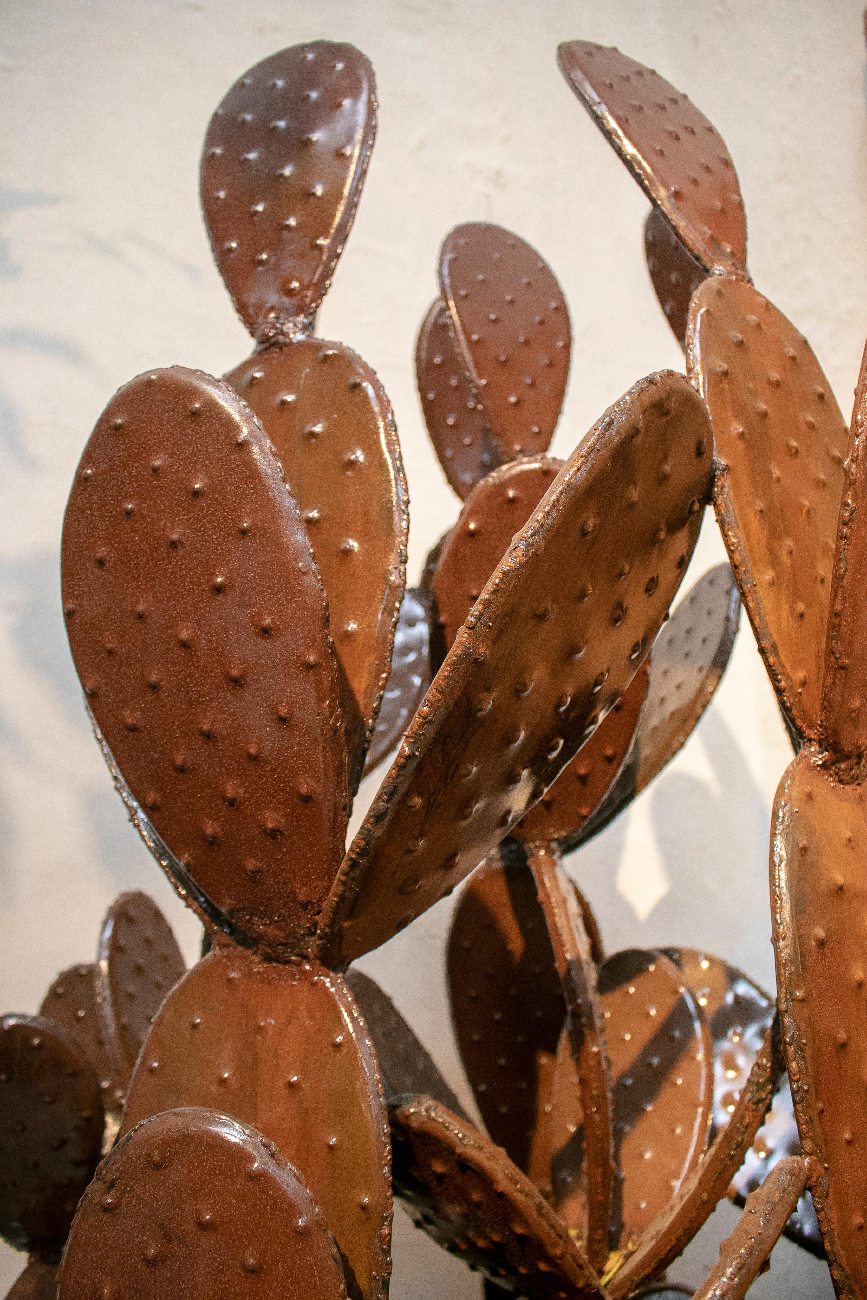 Fer Sculpture de cactus en fer français des années 1990 en vente