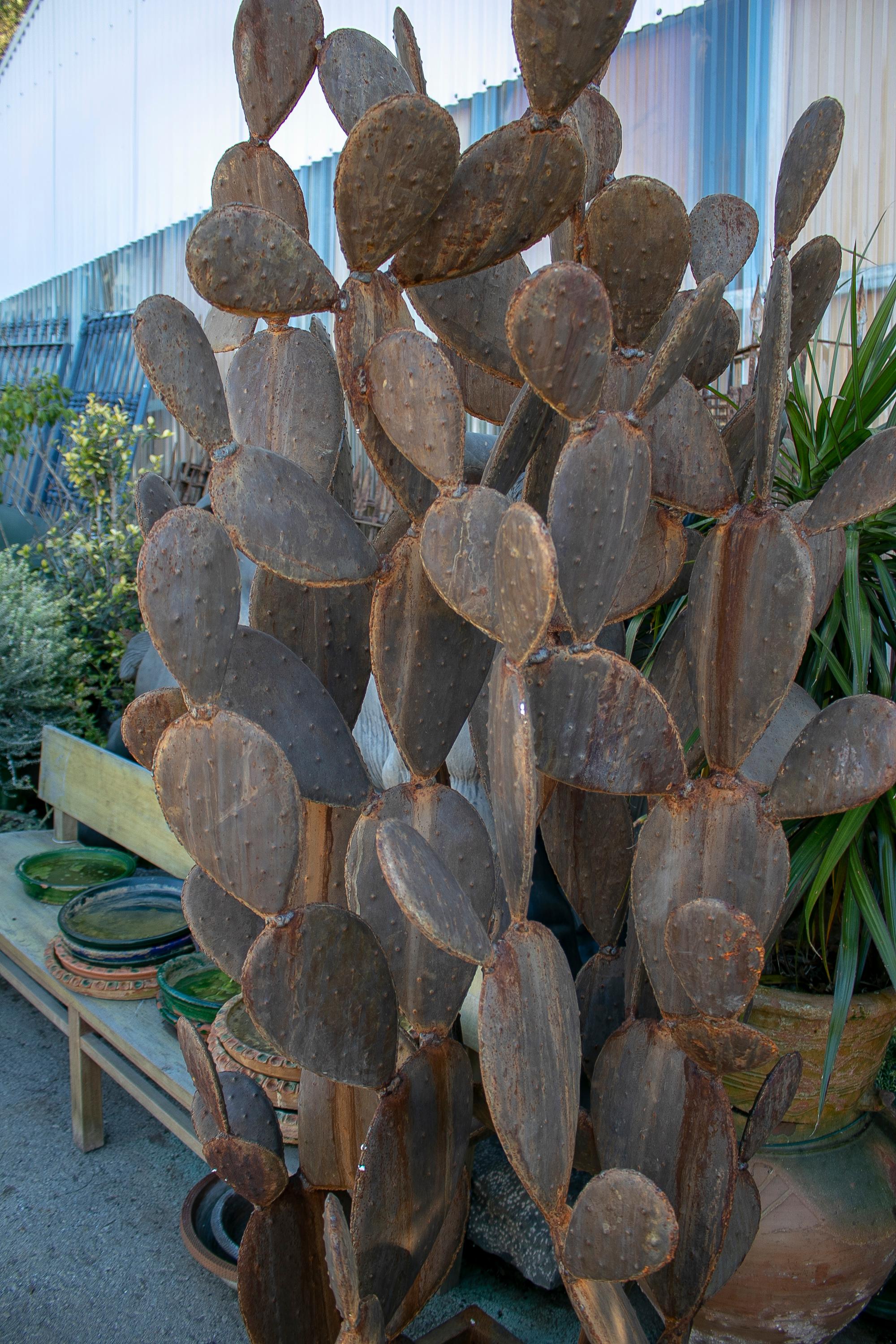 Fer Sculpture de cactus en fer français des années 1990 en vente