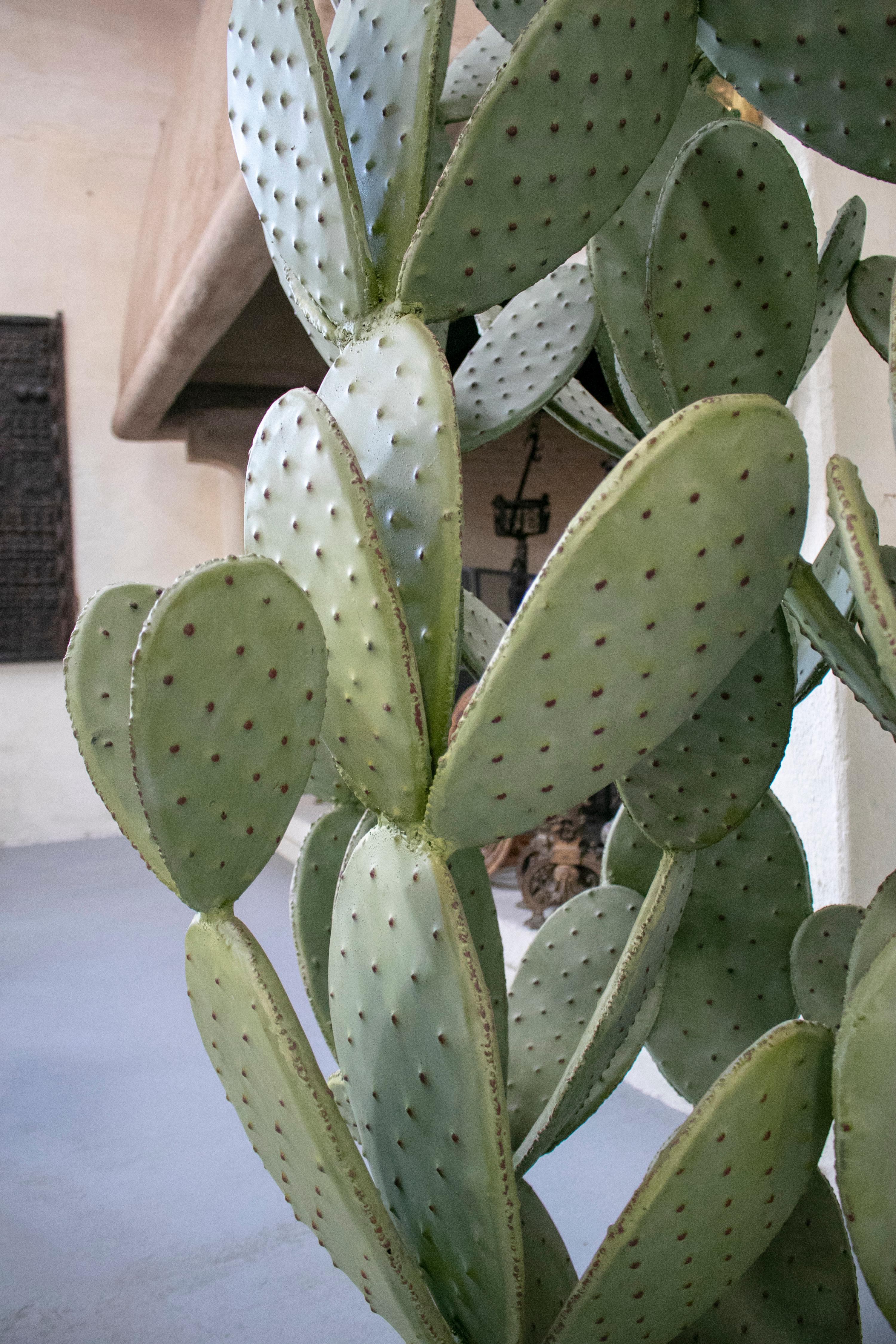 1990s French Iron Green Cactus Sculpture In Good Condition For Sale In Marbella, ES