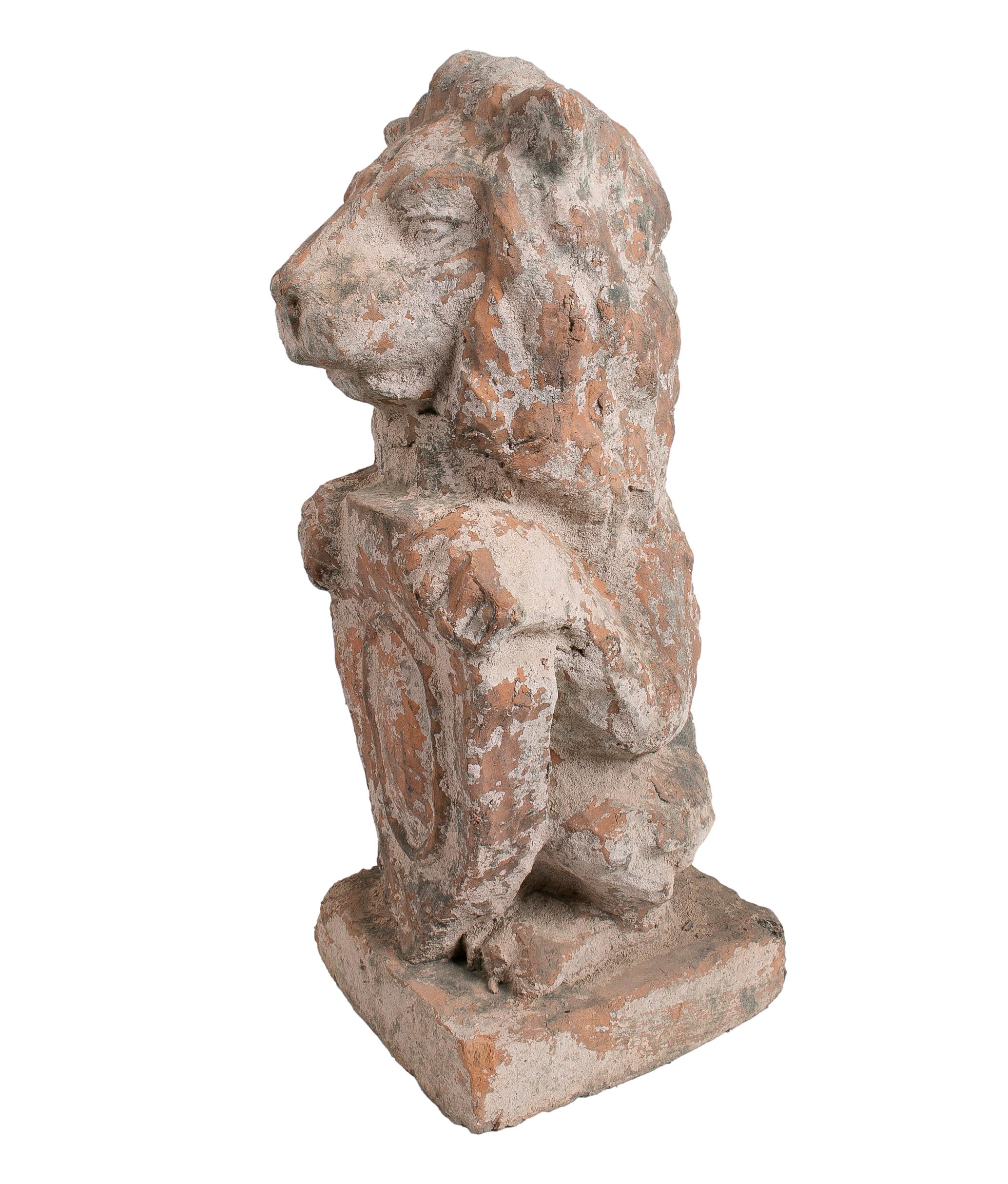 1990s French Natural Terracotta Lion w/ Shield Garden Sculpture In Good Condition For Sale In Marbella, ES