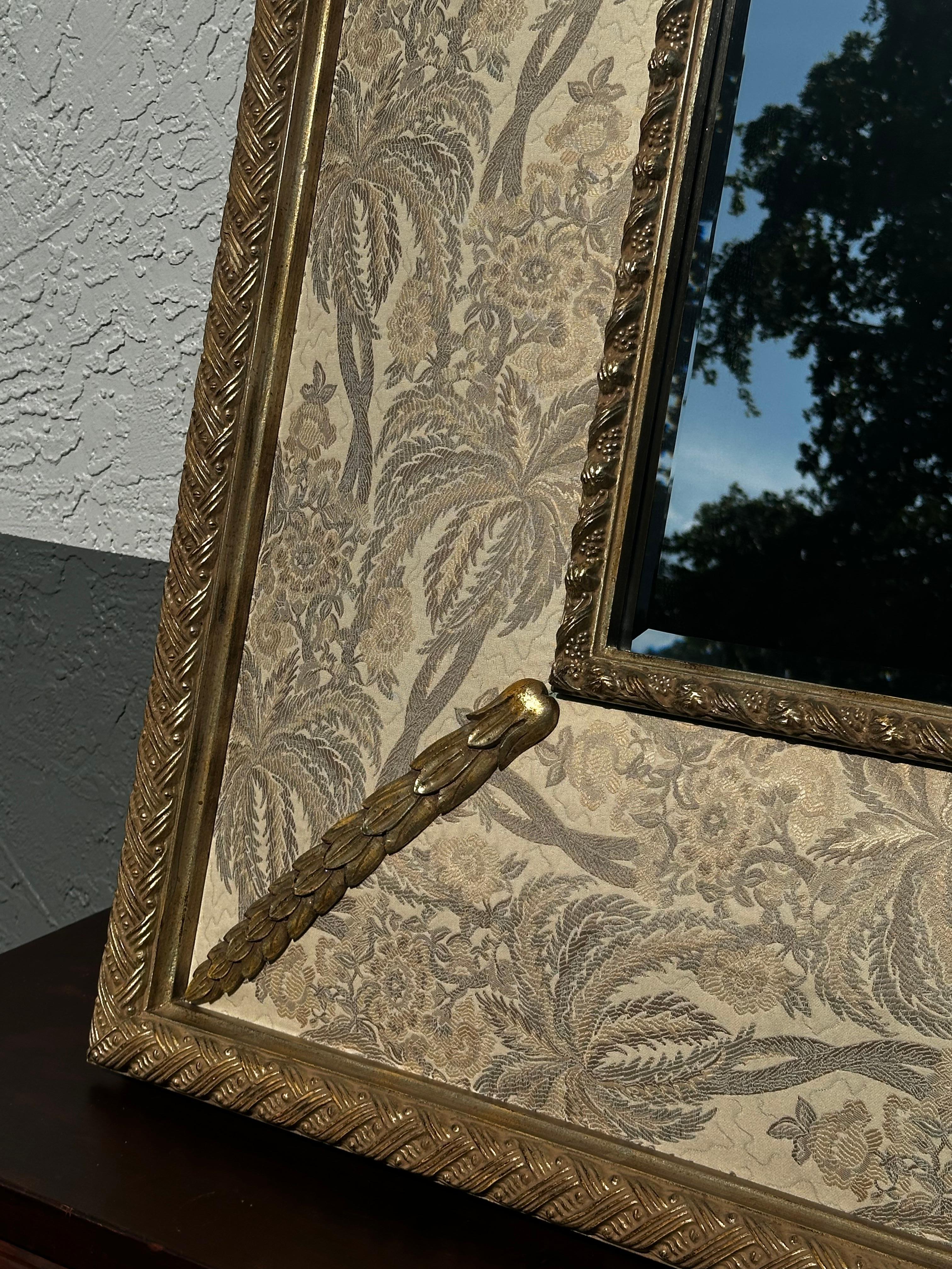 1990er Jahre Großer gepolsterter Wandspiegel aus vergoldetem Wood Wood im Angebot 3