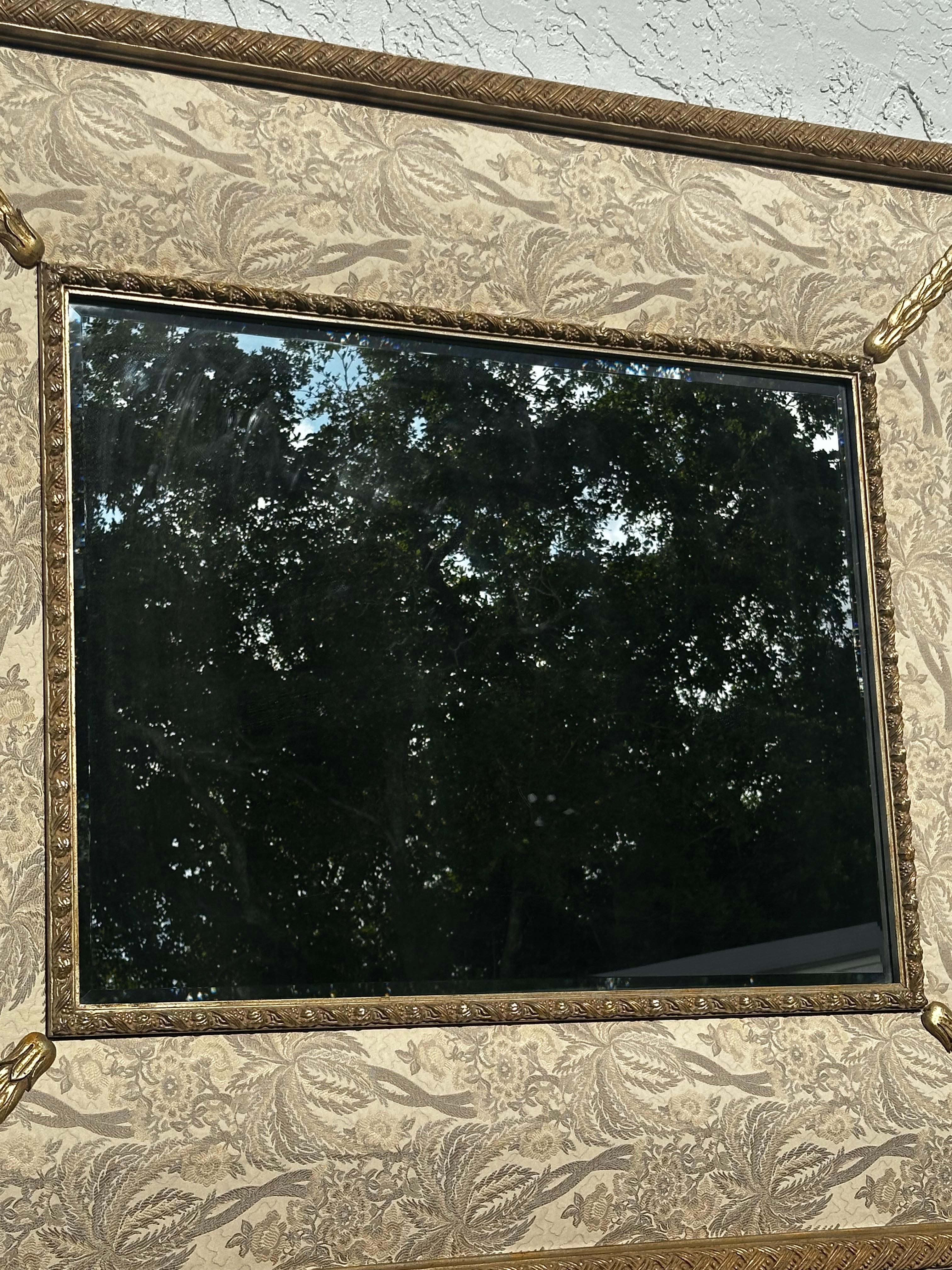 1990er Jahre Großer gepolsterter Wandspiegel aus vergoldetem Wood Wood im Angebot 4