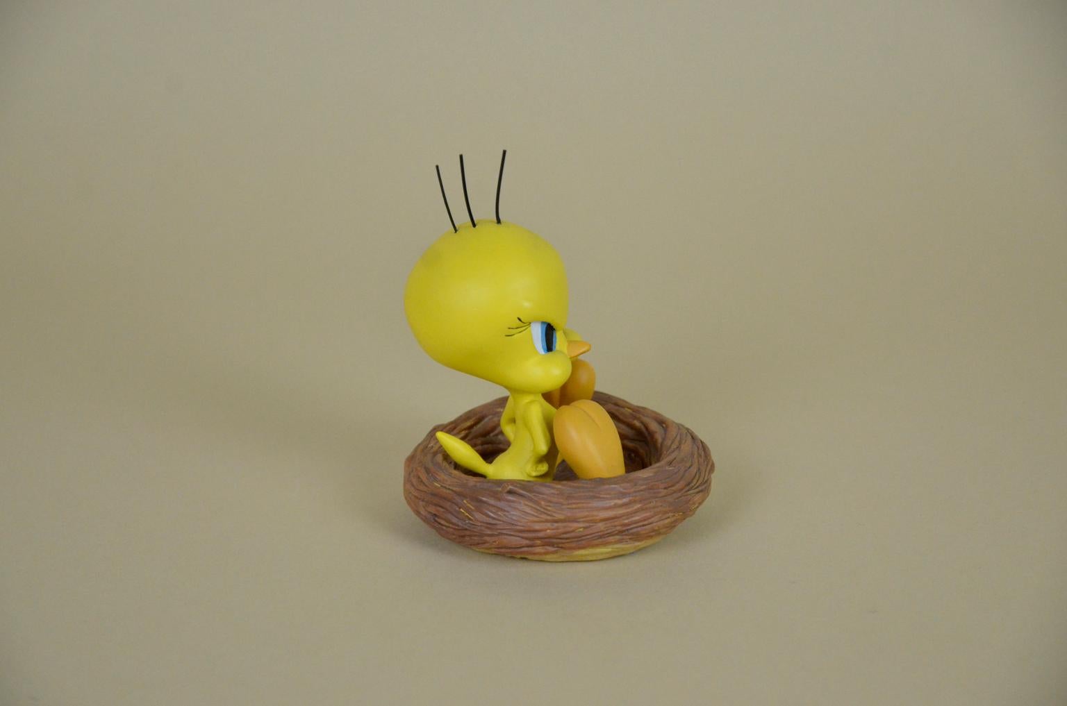 Hand-Painted 1990s French Vintage Warner Bros Tweety in His Nest Statue by Demons&Merveilles For Sale