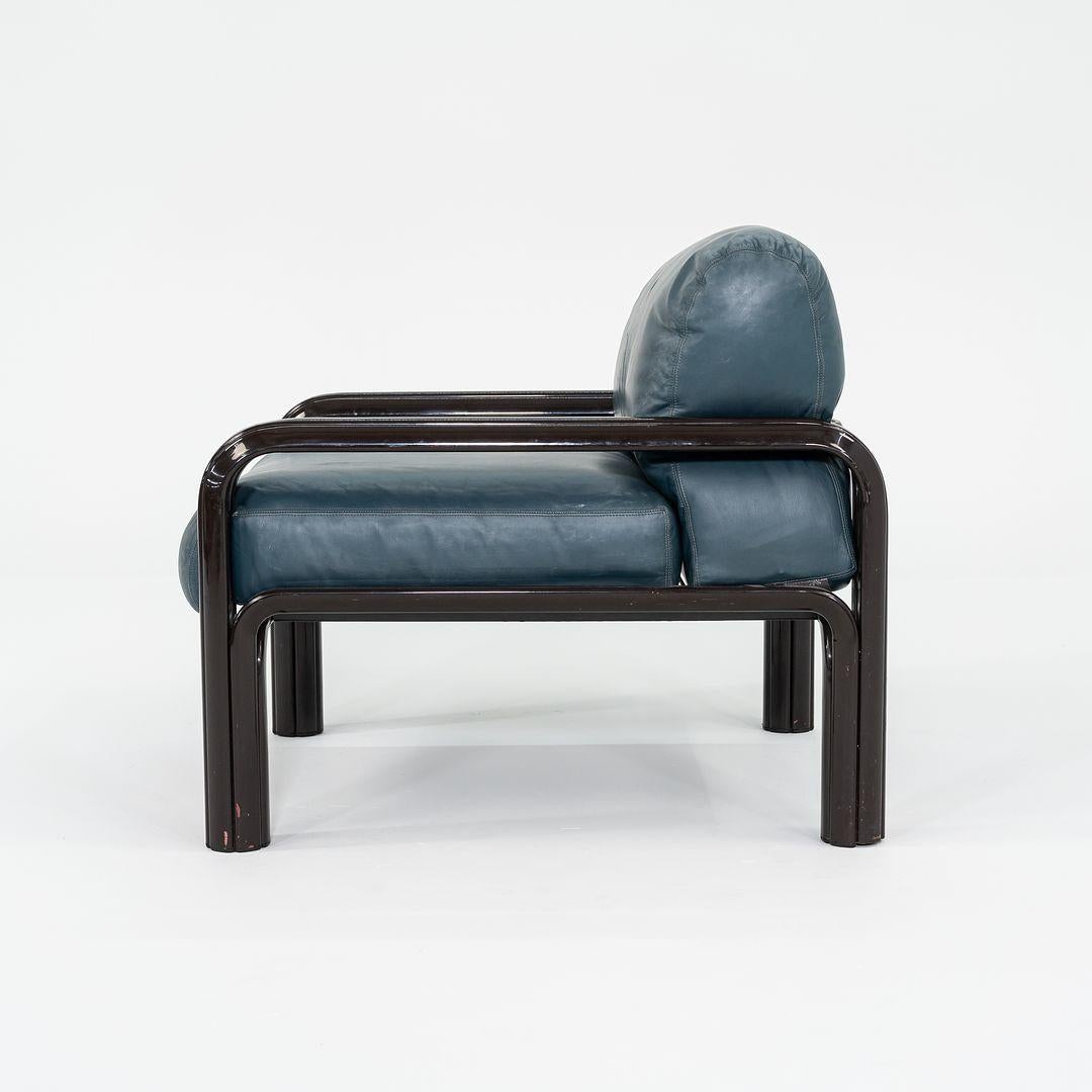 Late 20th Century 1990s Gae Aulenti for Knoll Lounge Chair in Blue Leather 8x Available For Sale