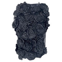1990s Gemma Kahng Negro Cuero Flor Apliqué Cuentas Vintage 90s Top Blusa