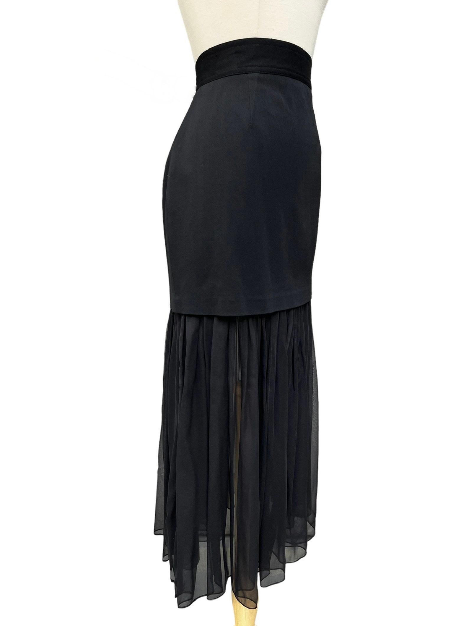 Jupe noire Gemma Kahng des années 1990 Excellent état - En vente à Brooklyn, NY